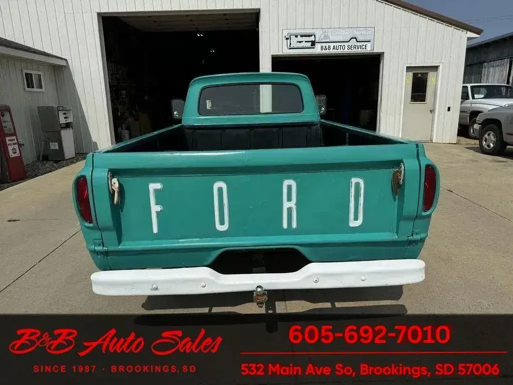 1961 Ford F-100