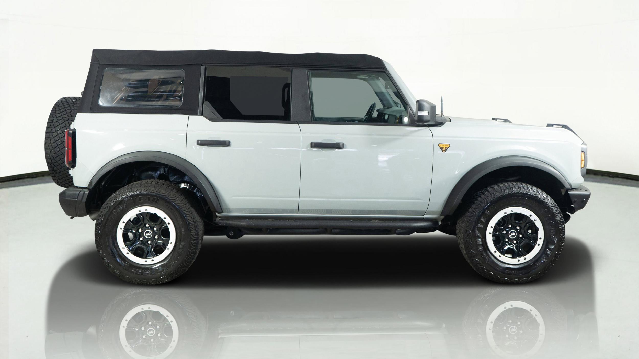 2022 Ford Bronco Badlands - 4