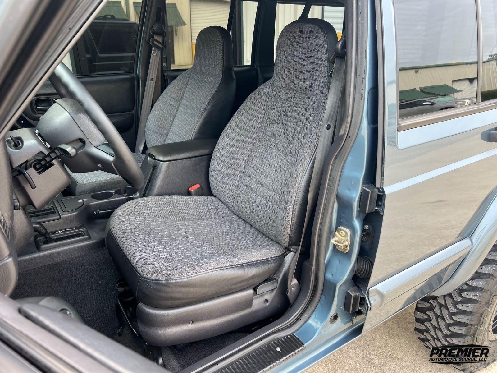 1999 Jeep Cherokee Sport