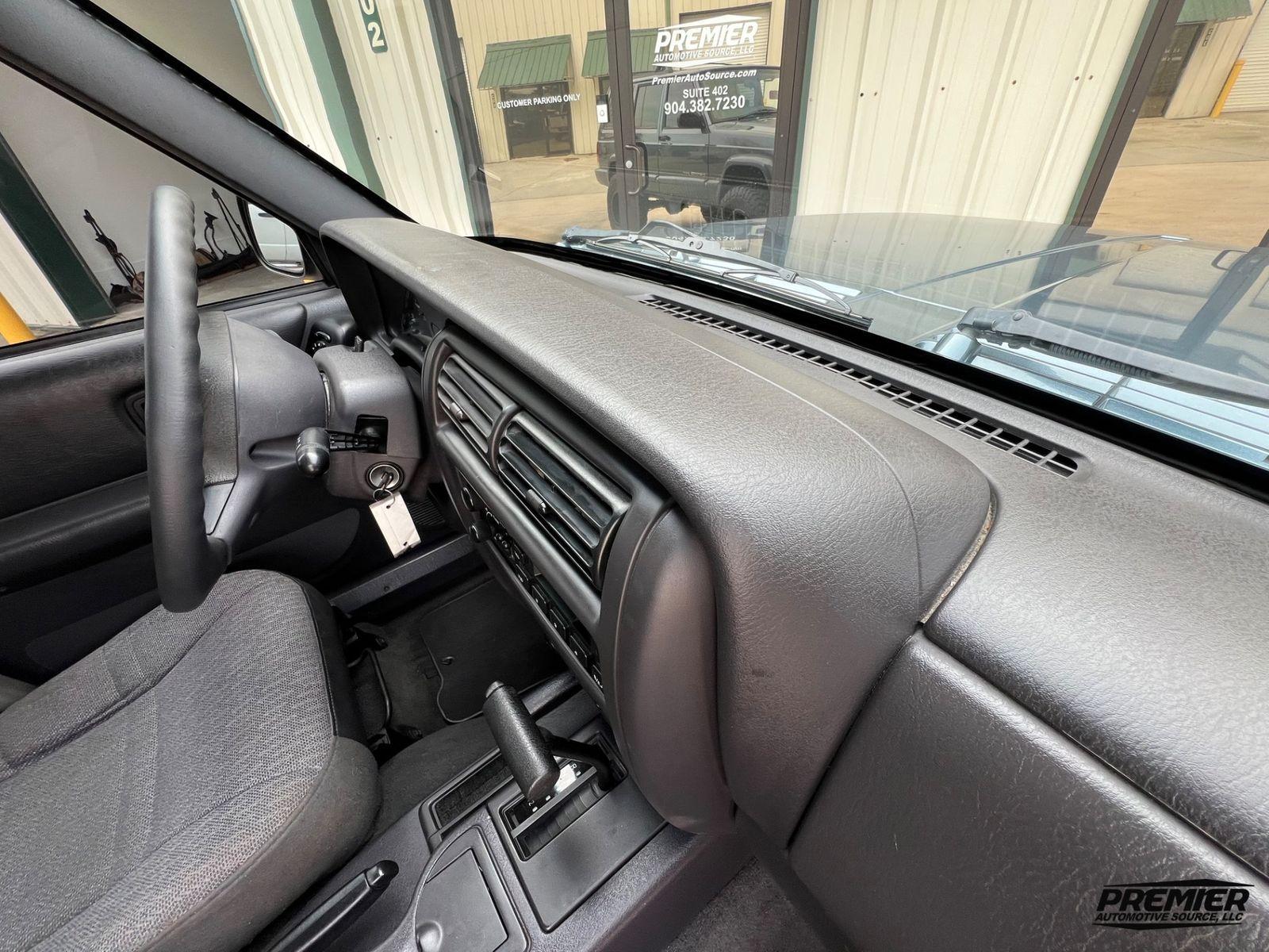 1999 Jeep Cherokee Sport