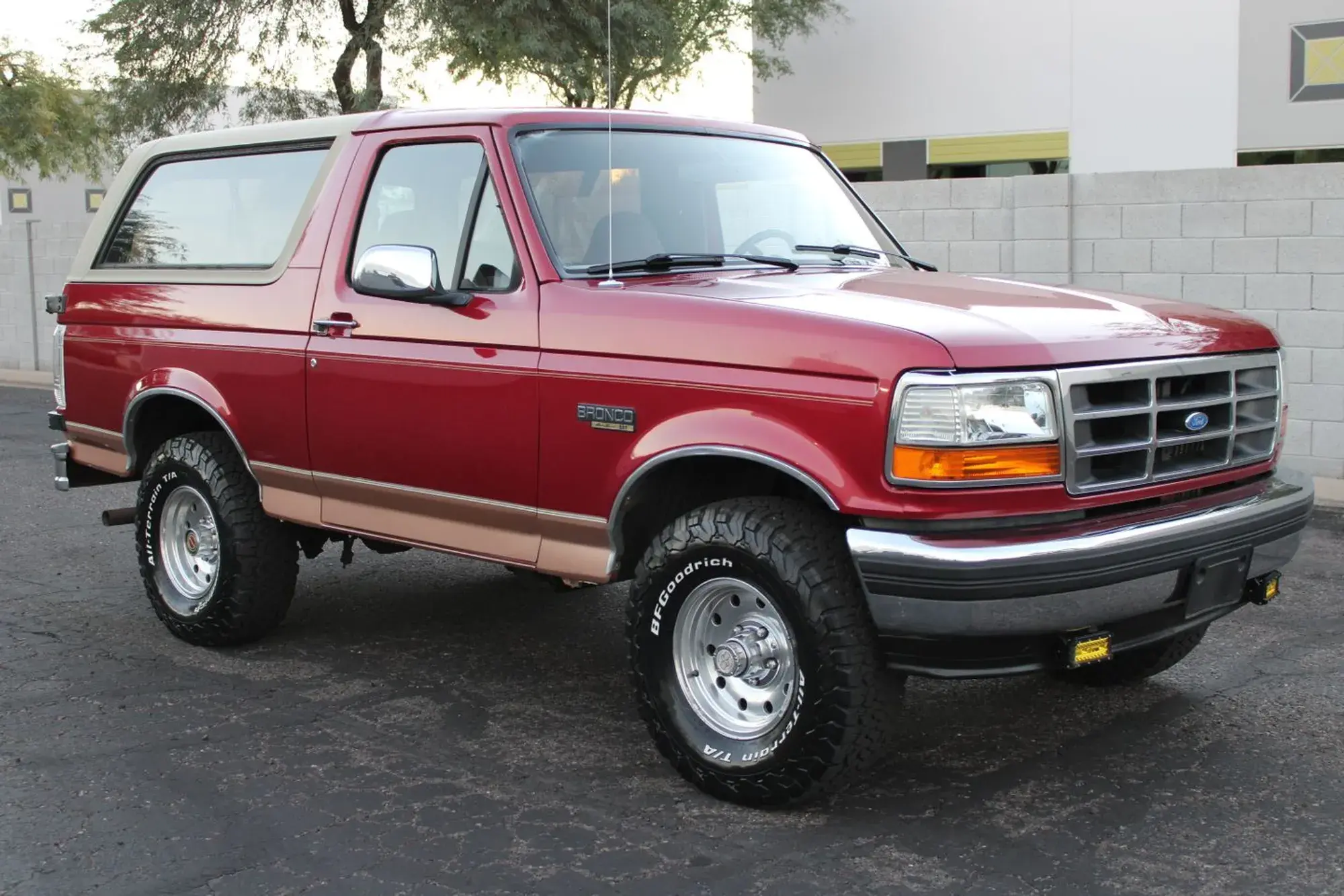 1994 Ford Bronco Eddie Bauer - 2