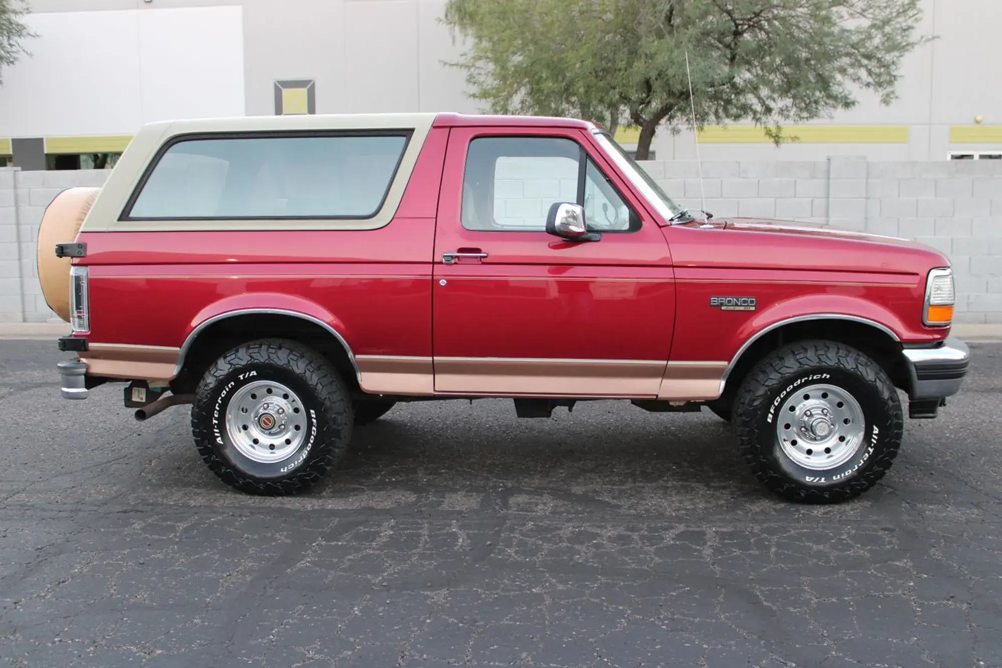 1994 Ford Bronco Eddie Bauer - 3