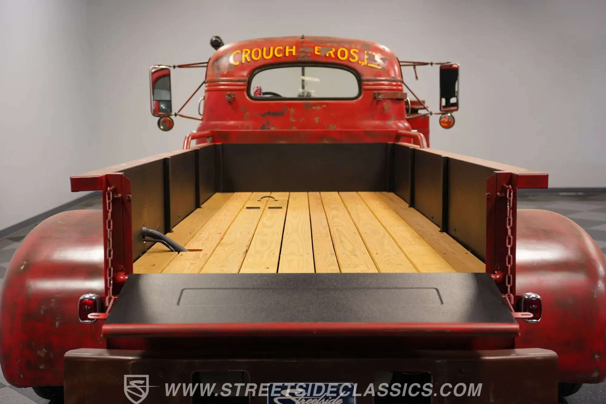 1960 Mack B-Series Replica Dually