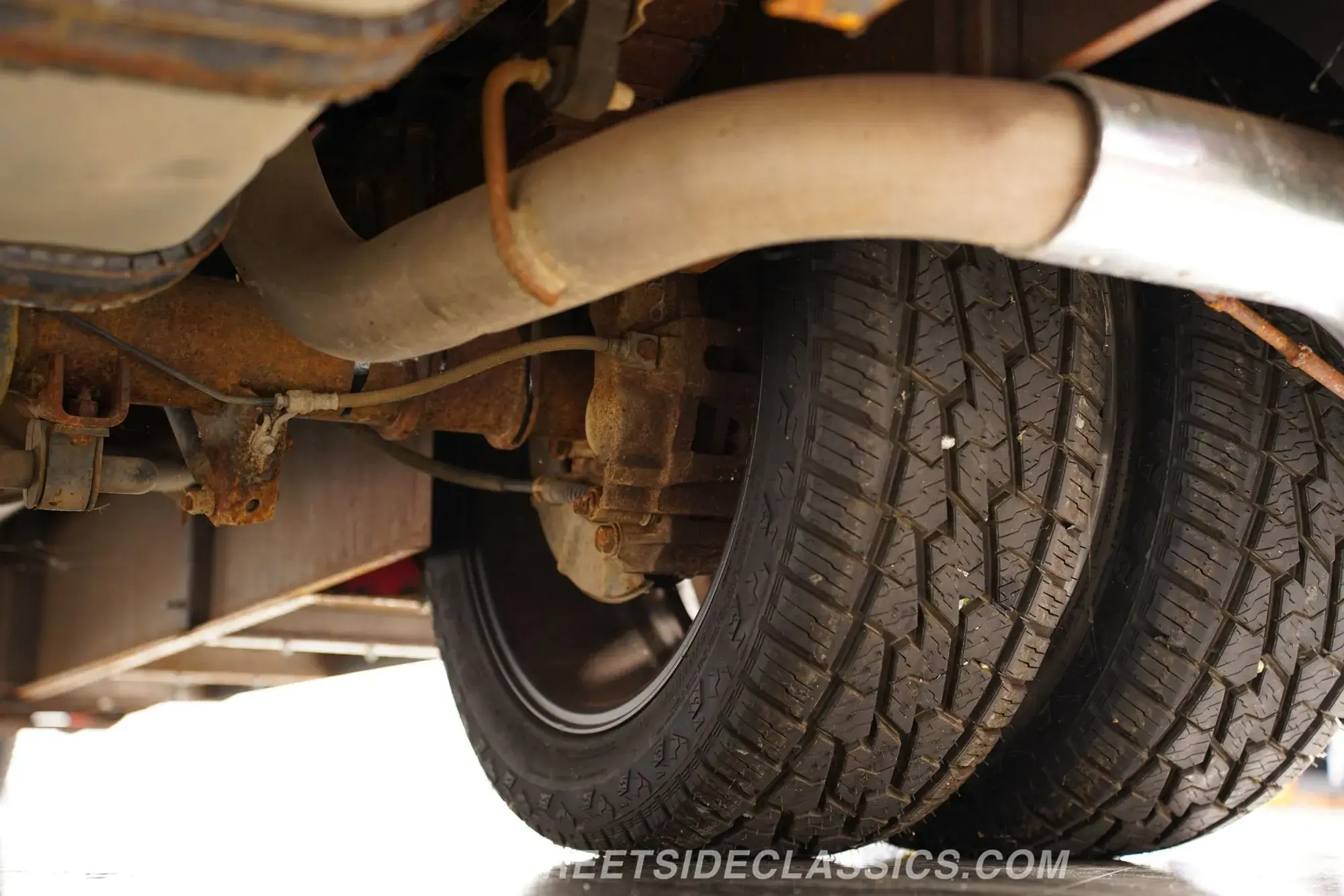 1960 Mack B-Series Replica Dually