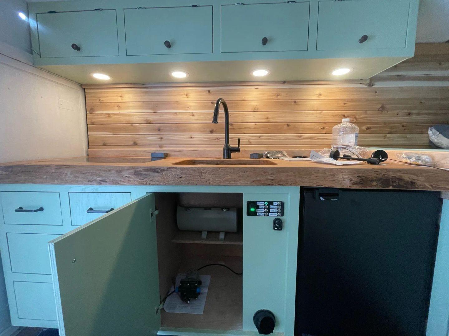 1996 Mitsubishi Canter Camper