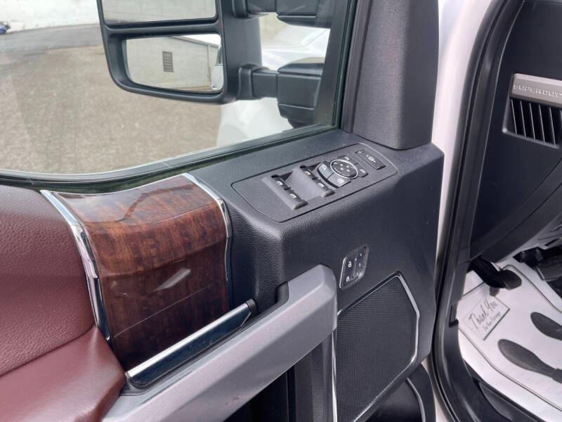 2017 Ford F-350 Super Duty Platinum