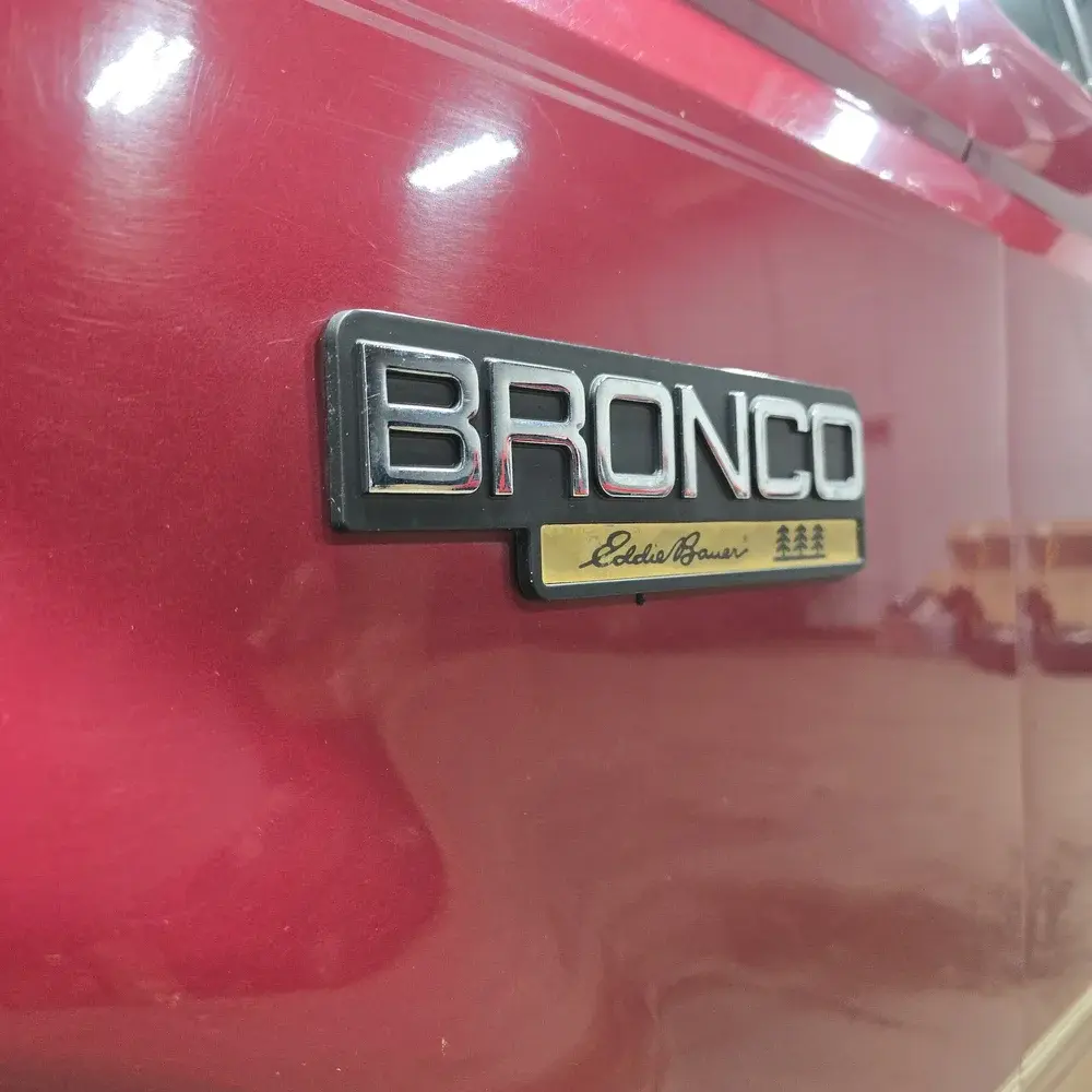 1995 Ford Bronco Eddie Bauer - 4