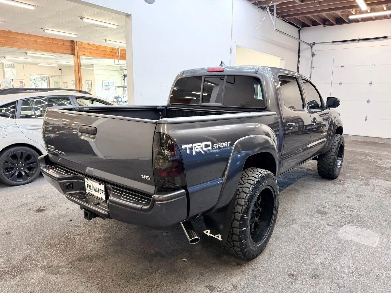 2015 Toyota Tacoma V6 - 3