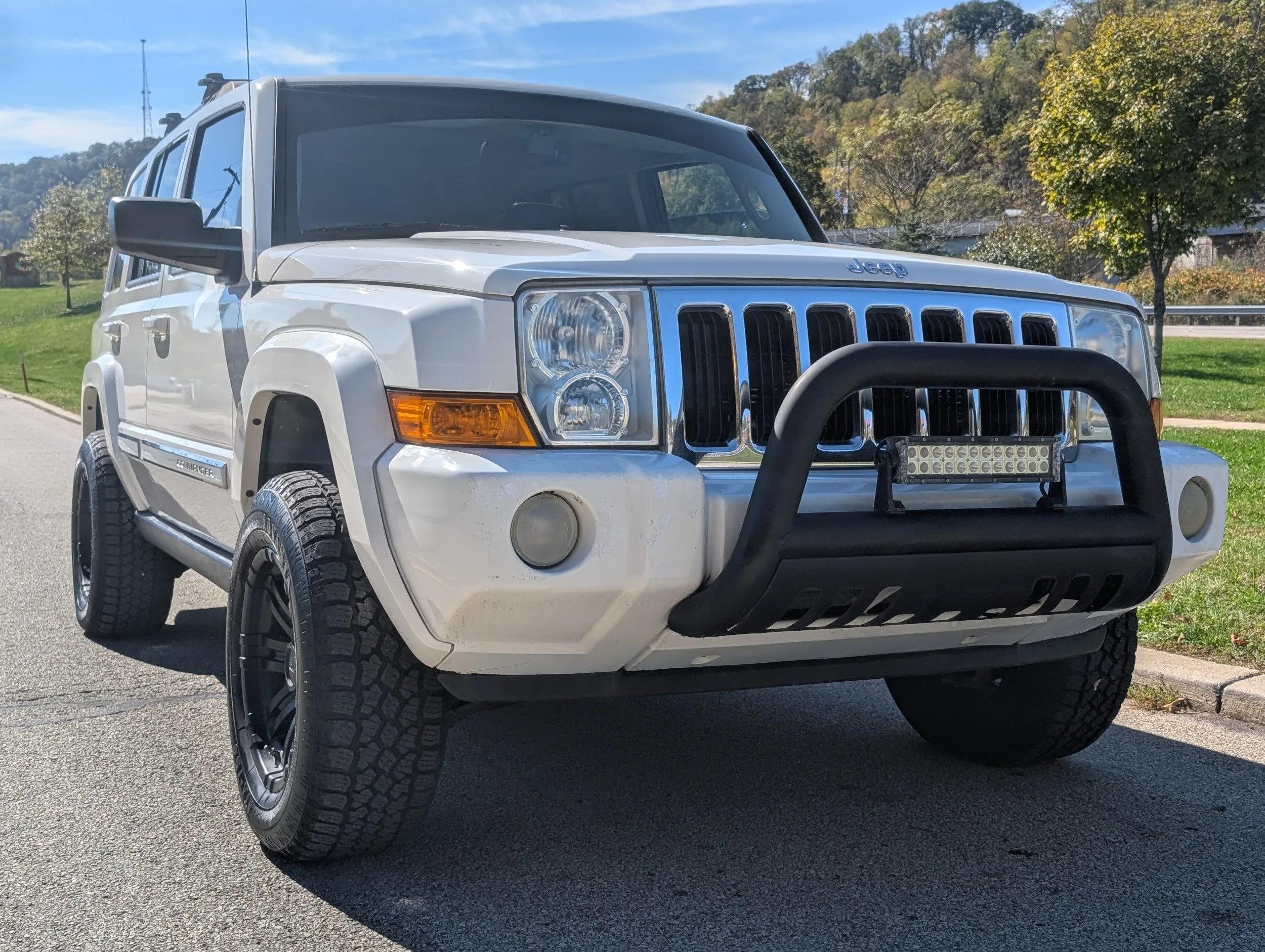2010 Jeep Commander Sport - 5