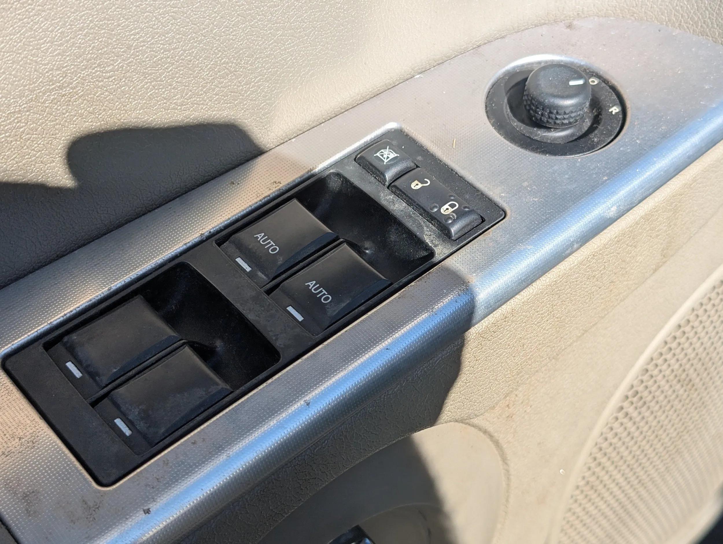 2010 Jeep Commander Sport