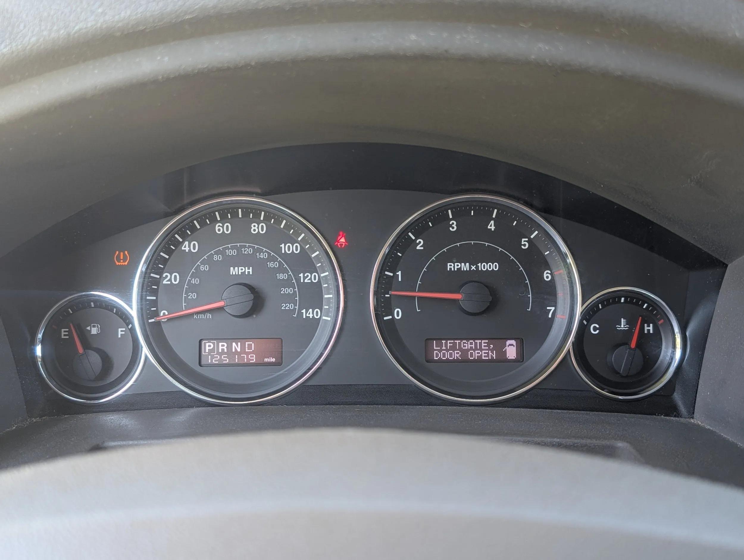 2010 Jeep Commander Sport