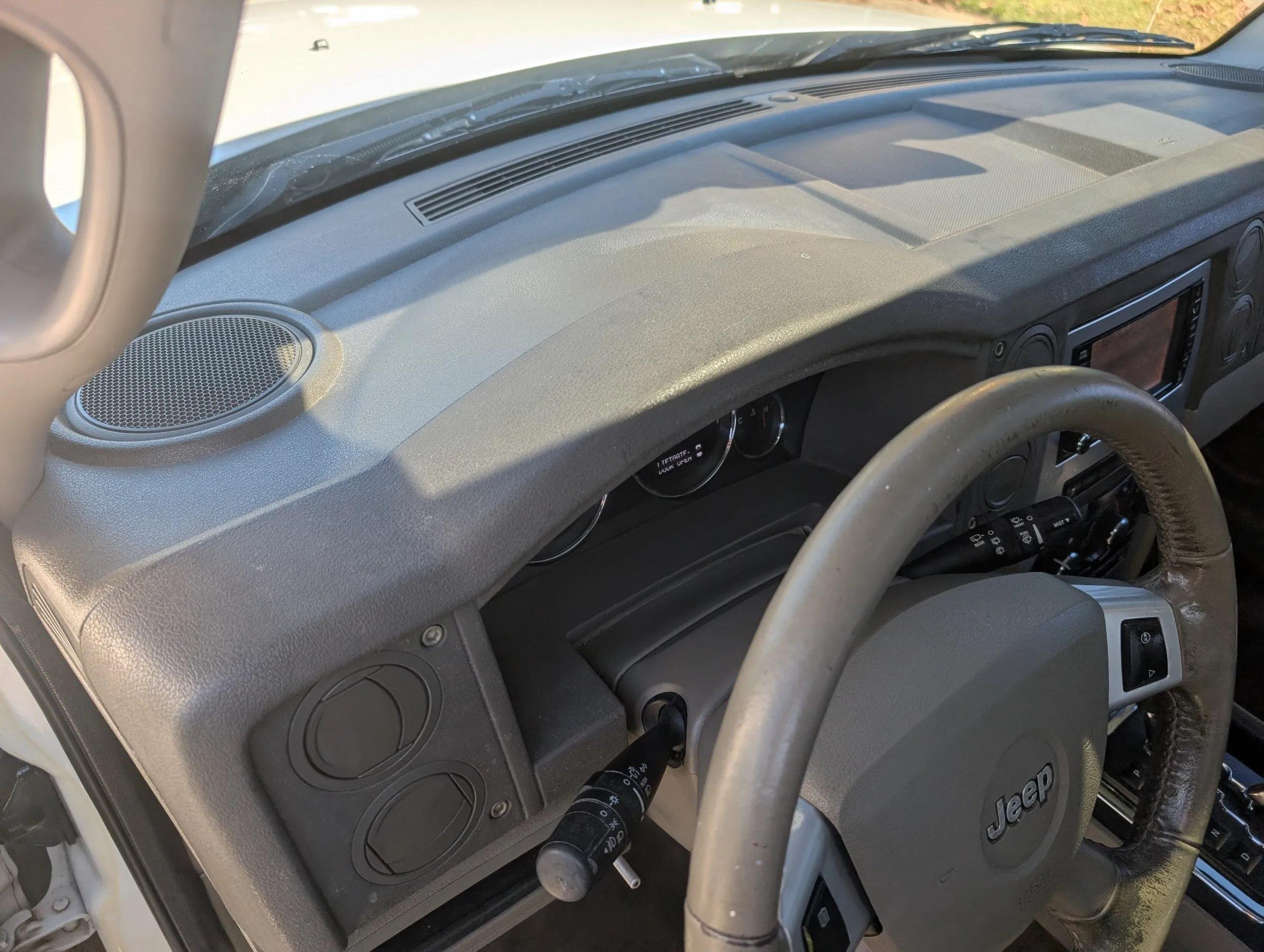 2010 Jeep Commander Sport