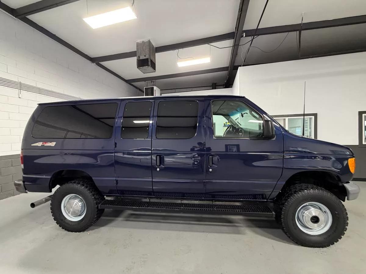 2006 Ford E-350 Econoline 4x4 - 2