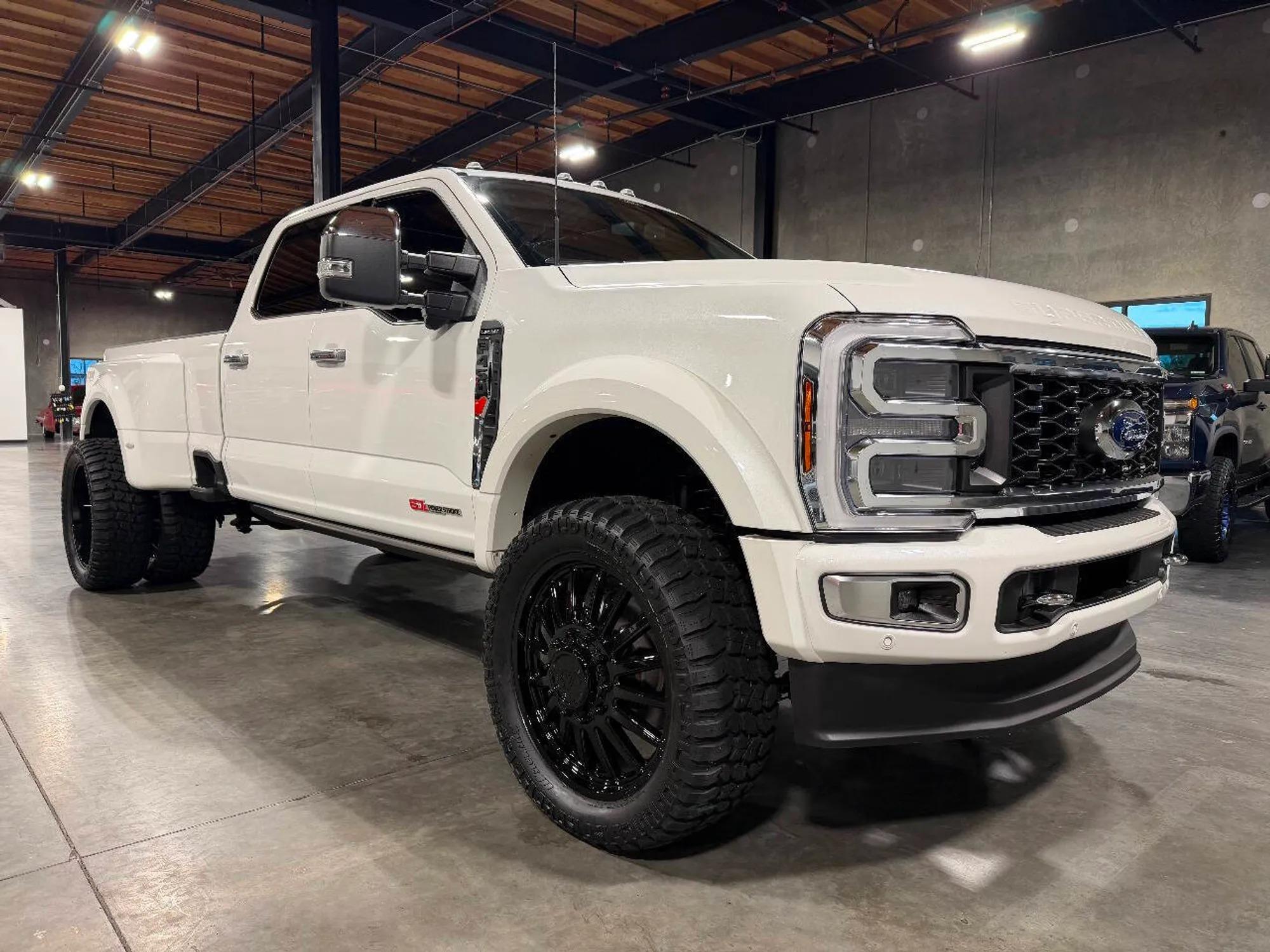 2024 Ford F-450 Super Duty Limited - 3