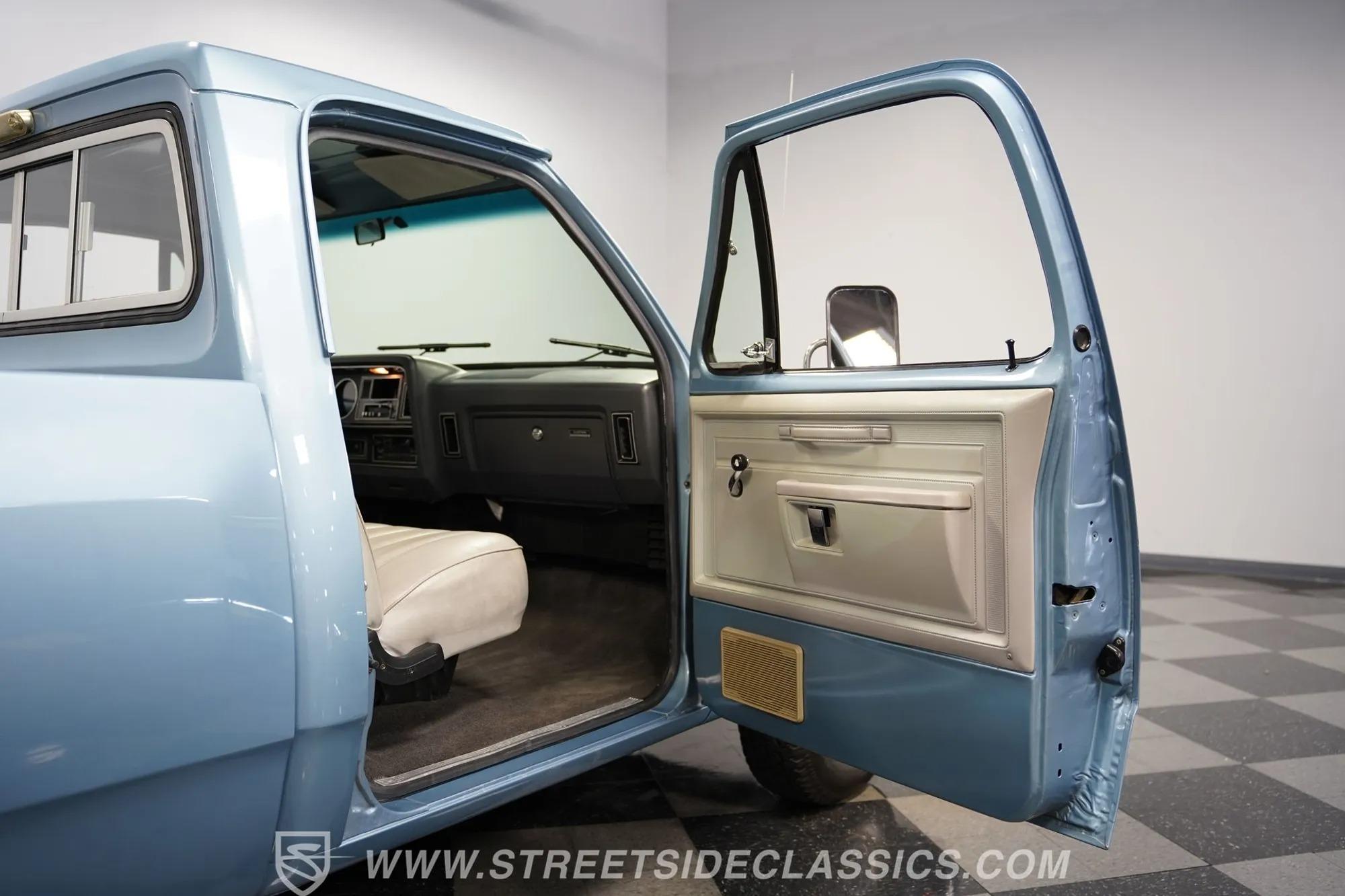 1984 Dodge Ram D150 Prospector