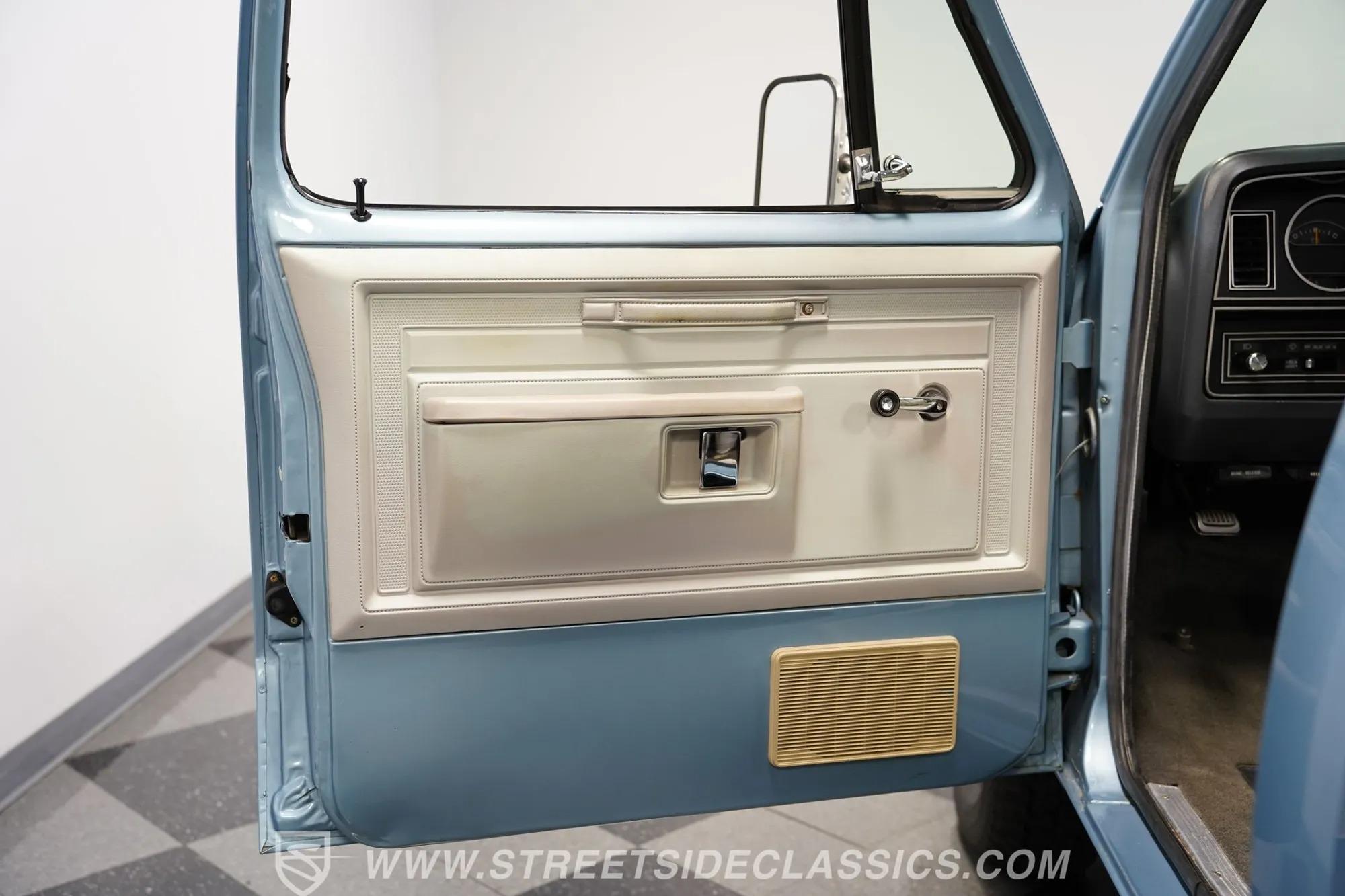 1984 Dodge Ram D150 Prospector