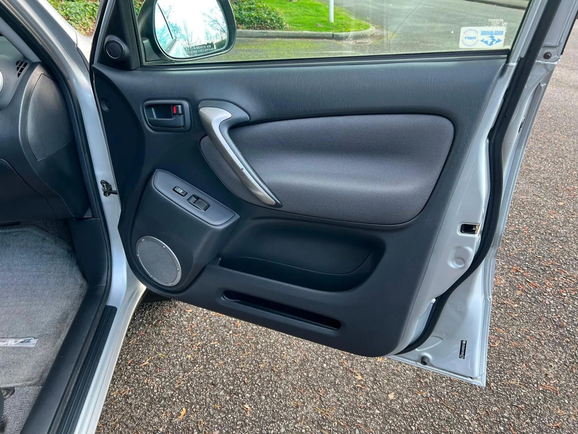 2005 Toyota RAV4 S 4×4