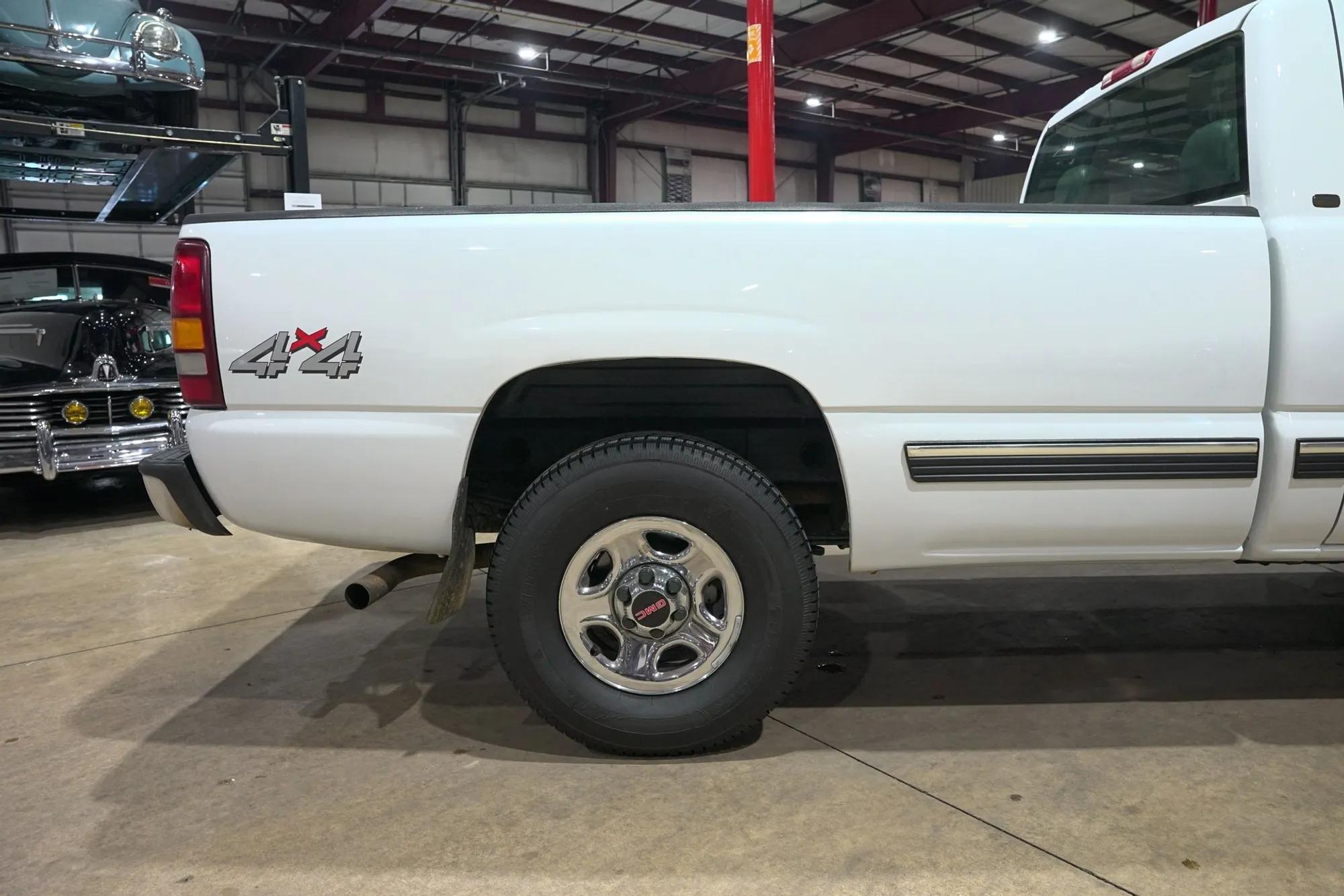 2000 Chevrolet Silverado 1500 LS