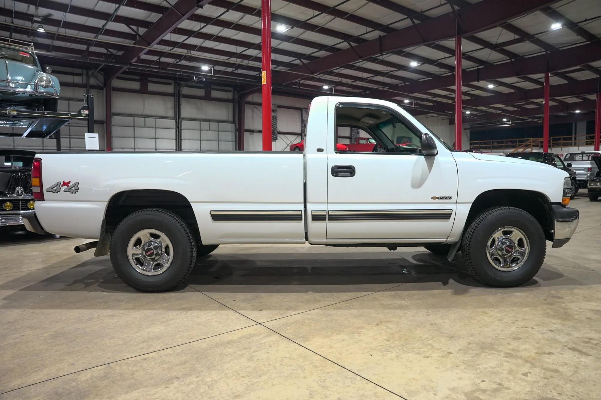 2000 Chevrolet Silverado 1500 LS