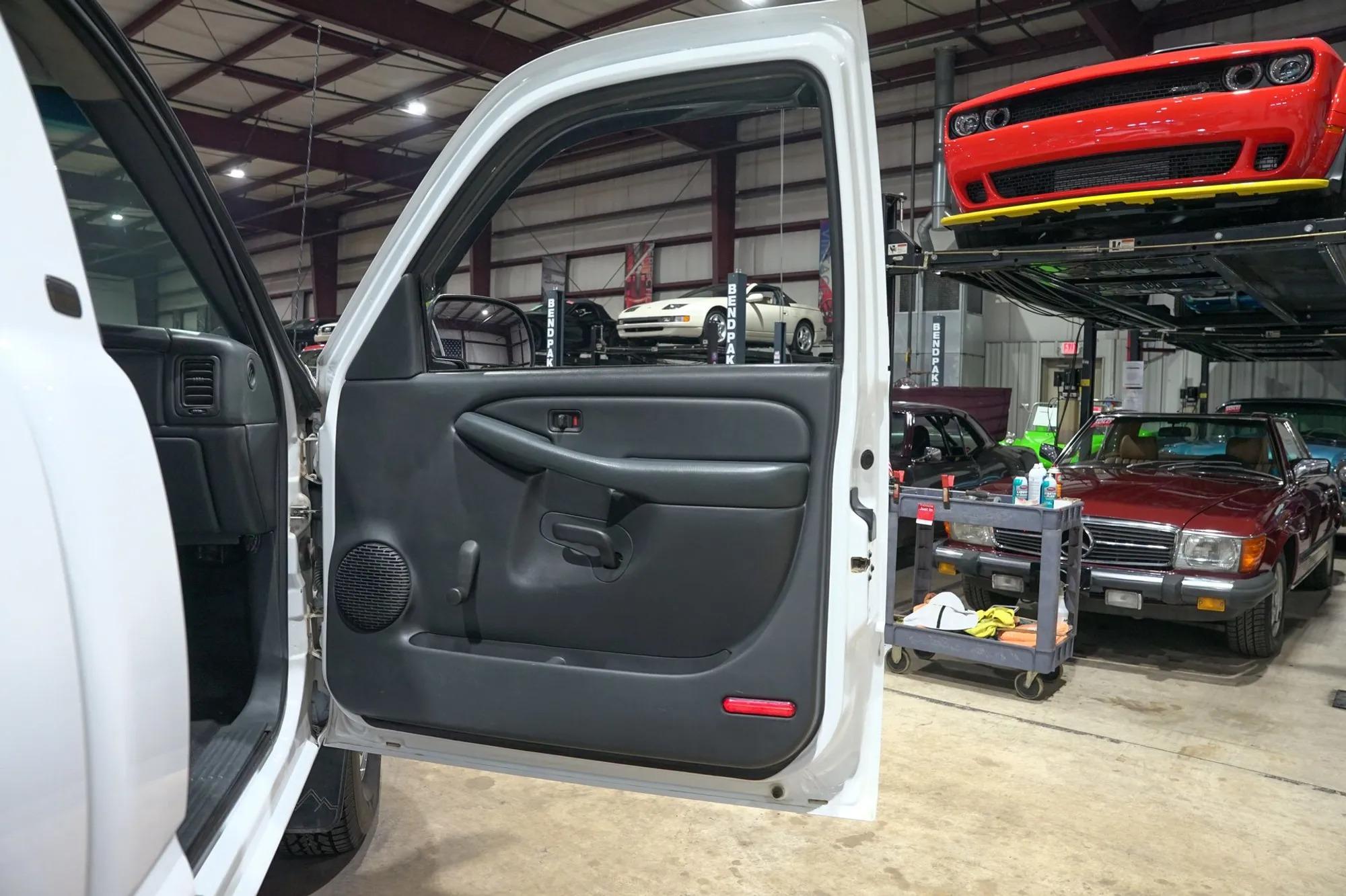 2000 Chevrolet Silverado 1500 LS