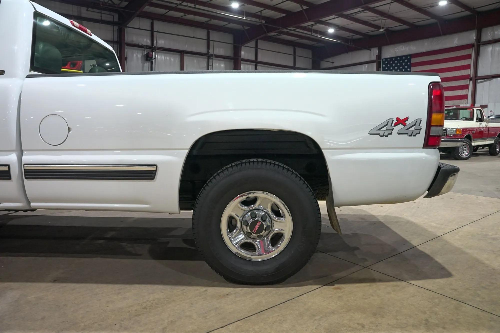 2000 Chevrolet Silverado 1500 LS - 4