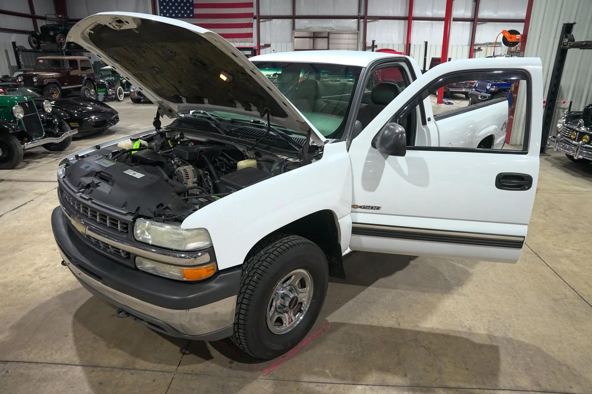 2000 Chevrolet Silverado 1500 LS