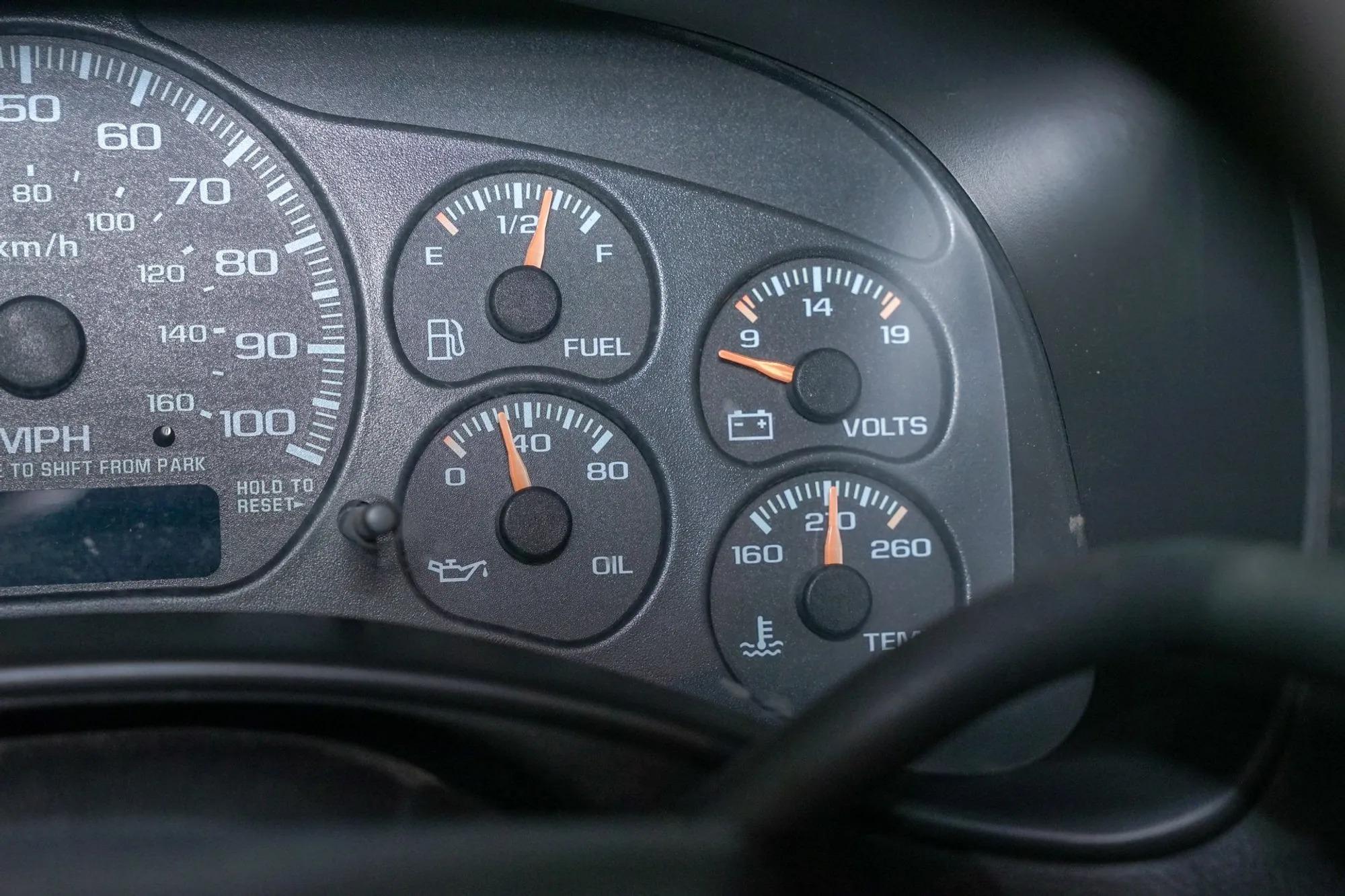 2000 Chevrolet Silverado 1500 LS