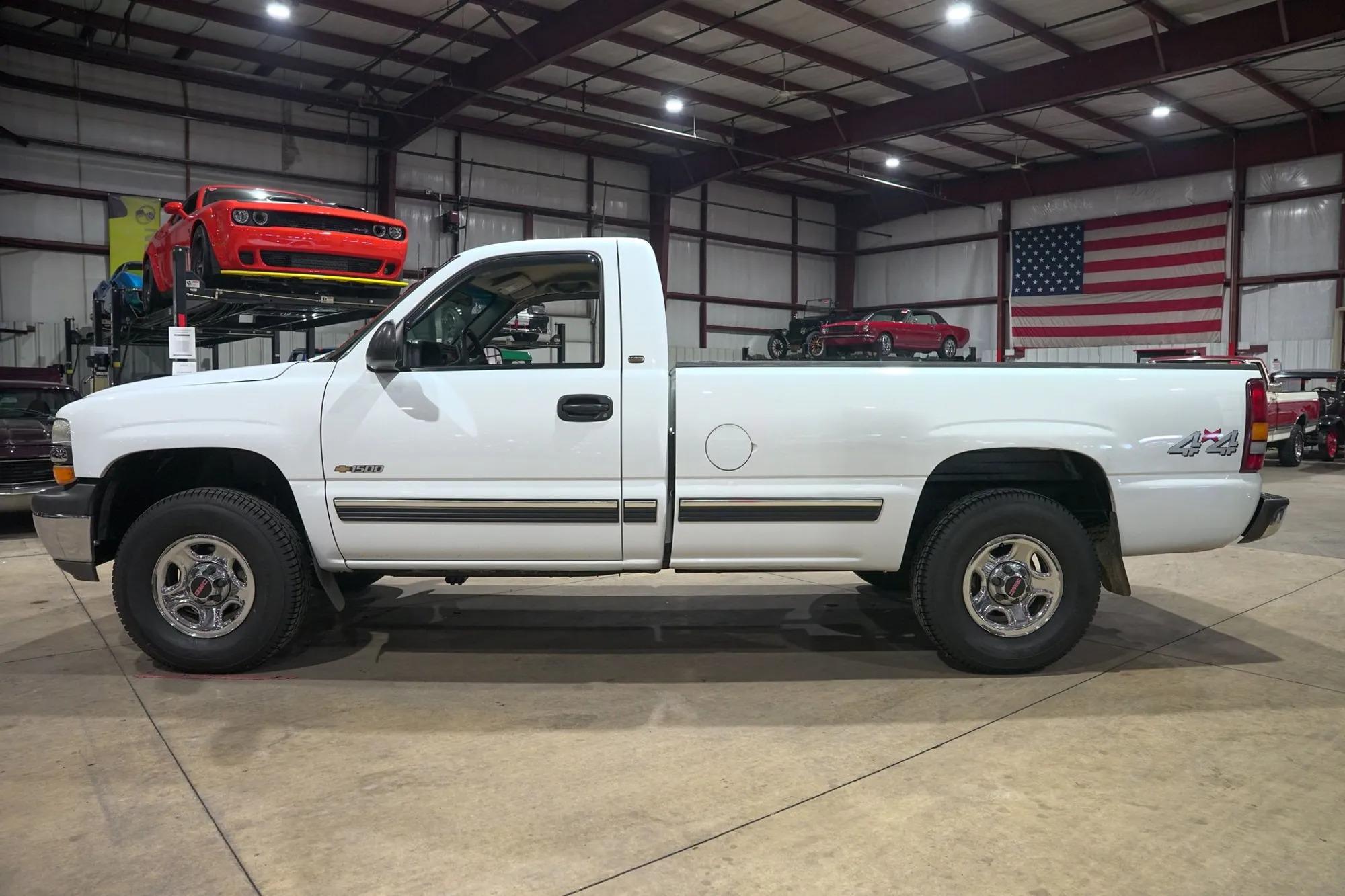 2000 Chevrolet Silverado 1500 LS - 2