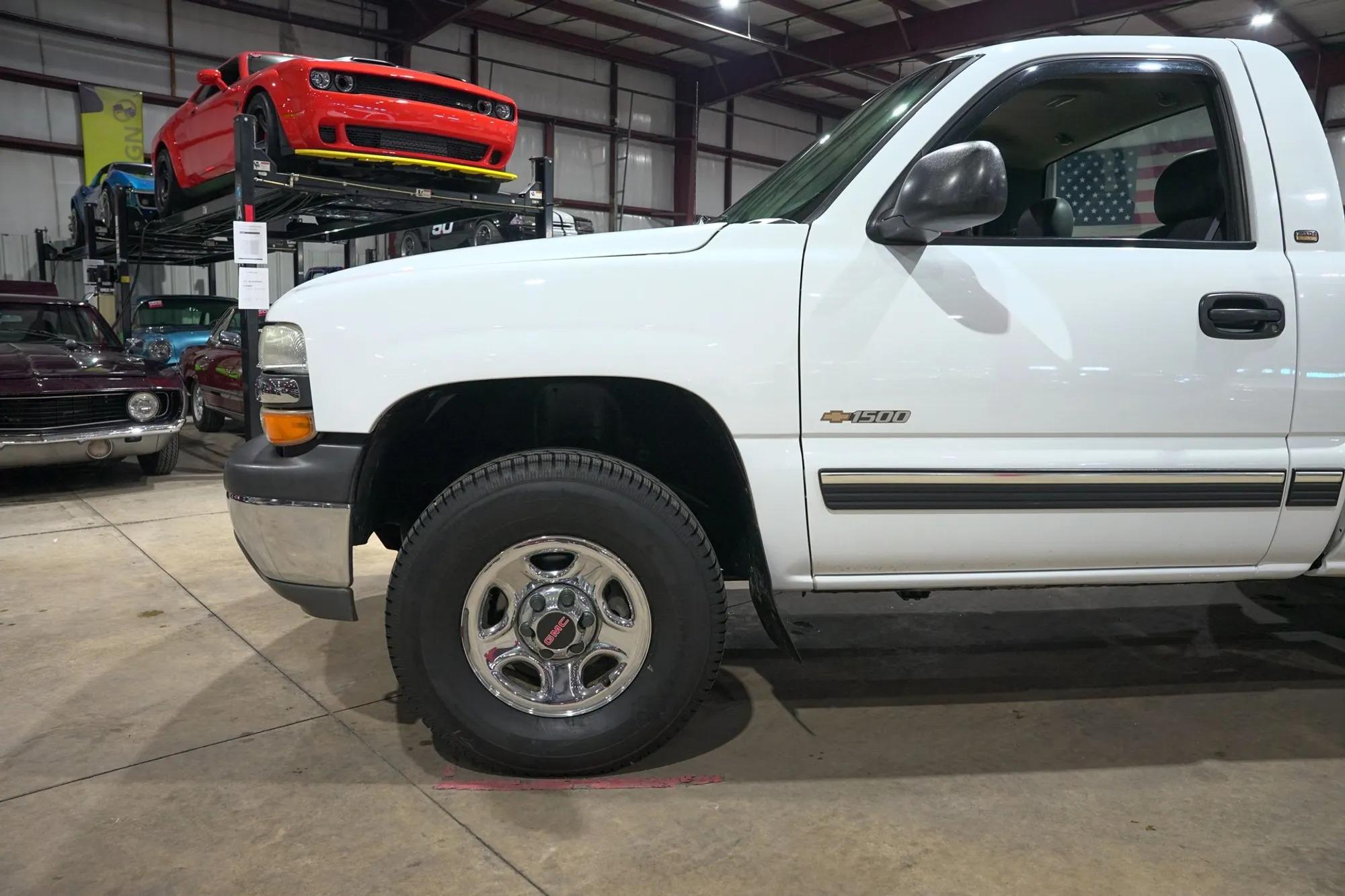2000 Chevrolet Silverado 1500 LS - 3