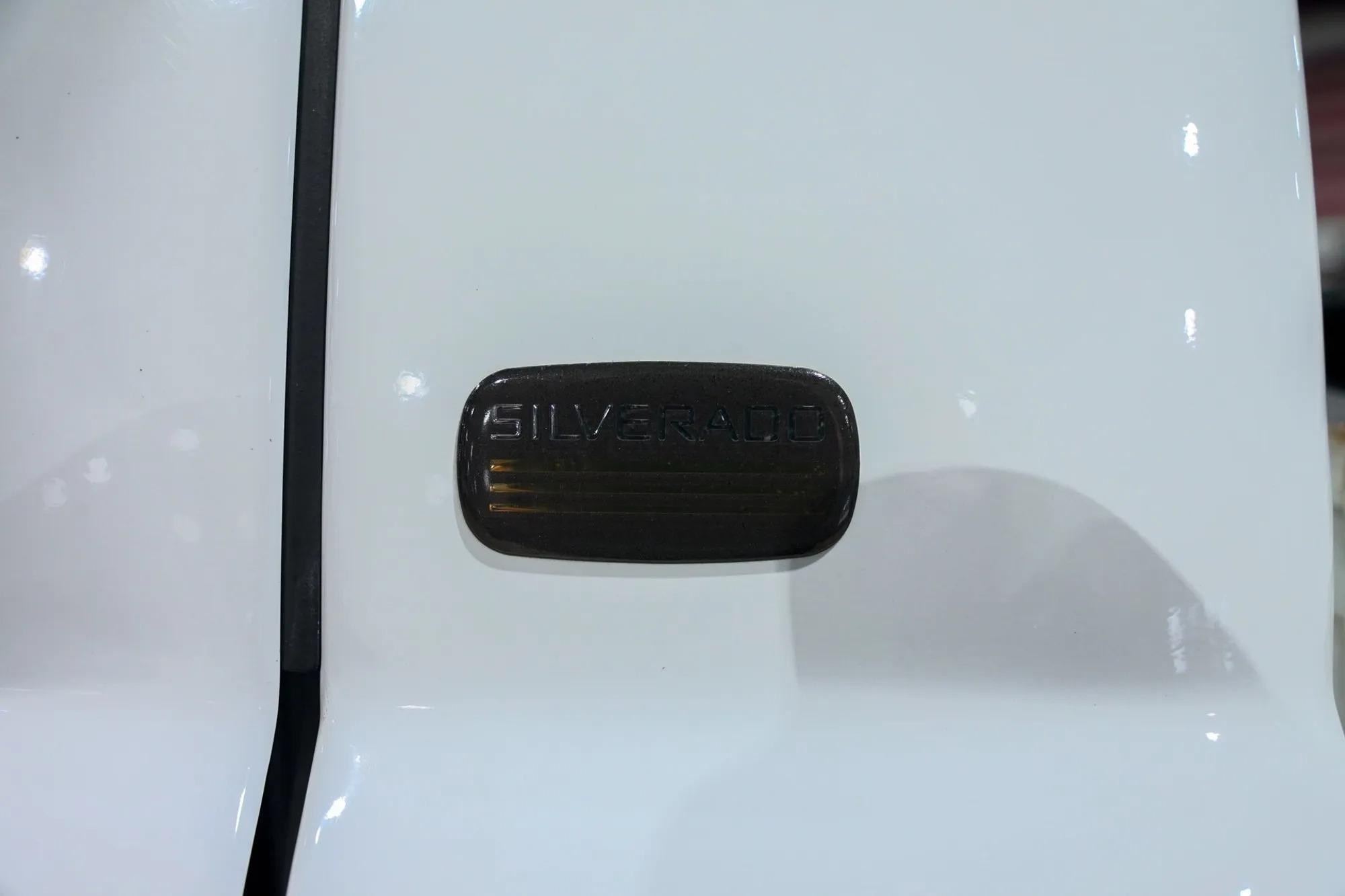 2000 Chevrolet Silverado 1500 LS