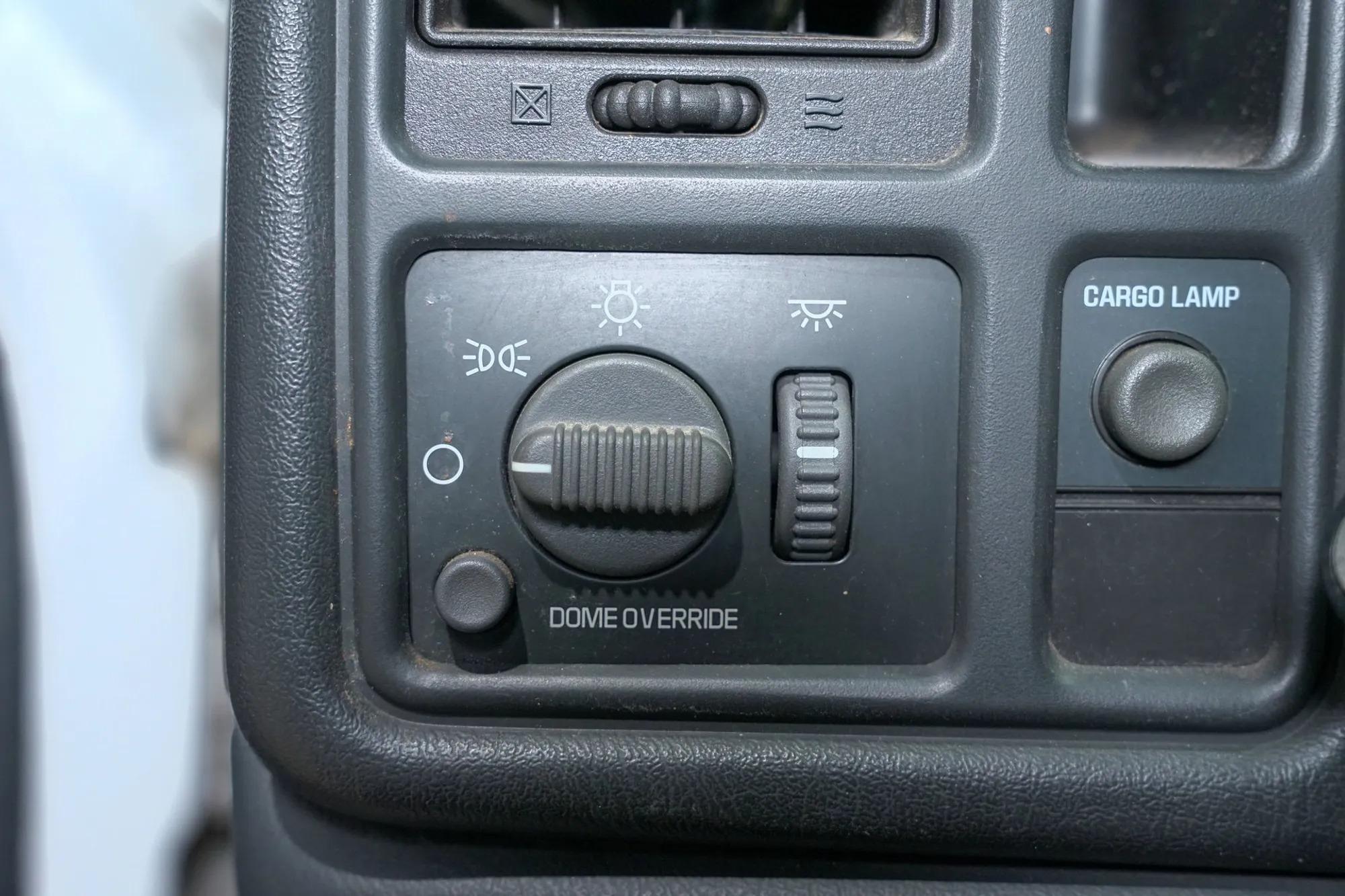 2000 Chevrolet Silverado 1500 LS