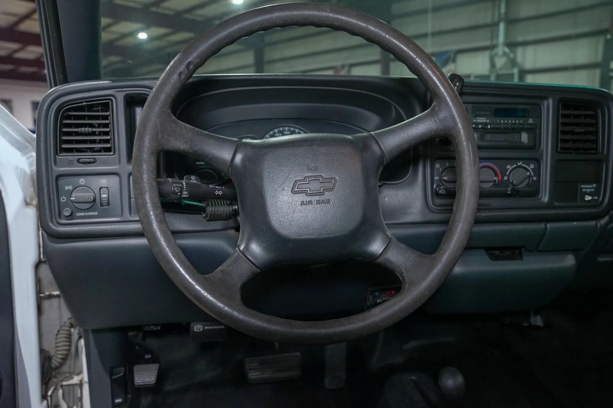 2000 Chevrolet Silverado 1500 LS