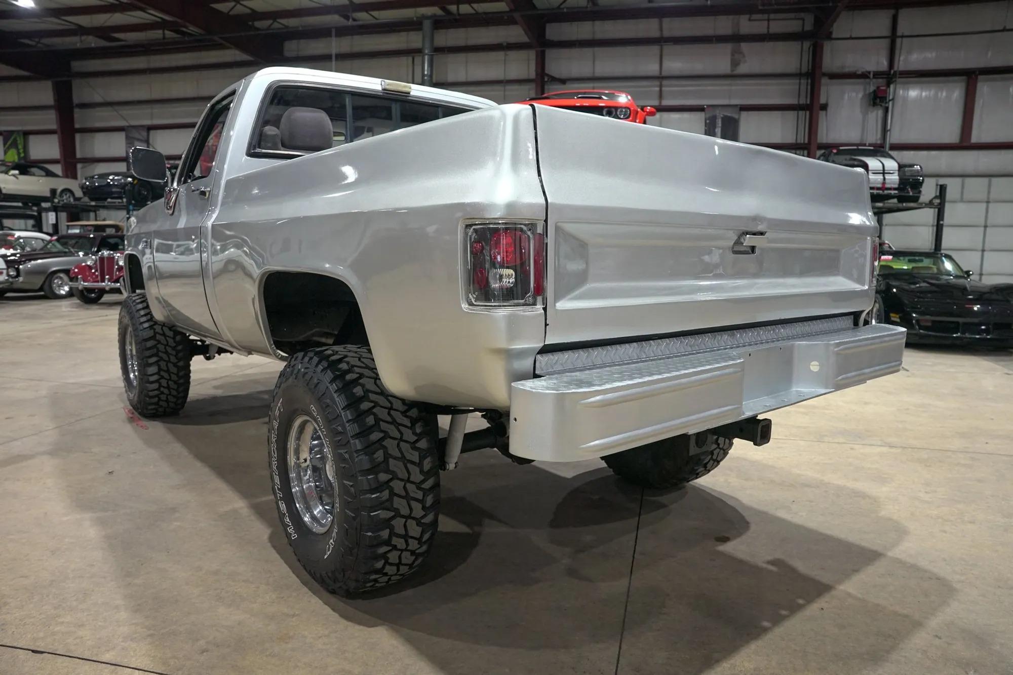 1987 GMC Sierra 1500 Classic - 5
