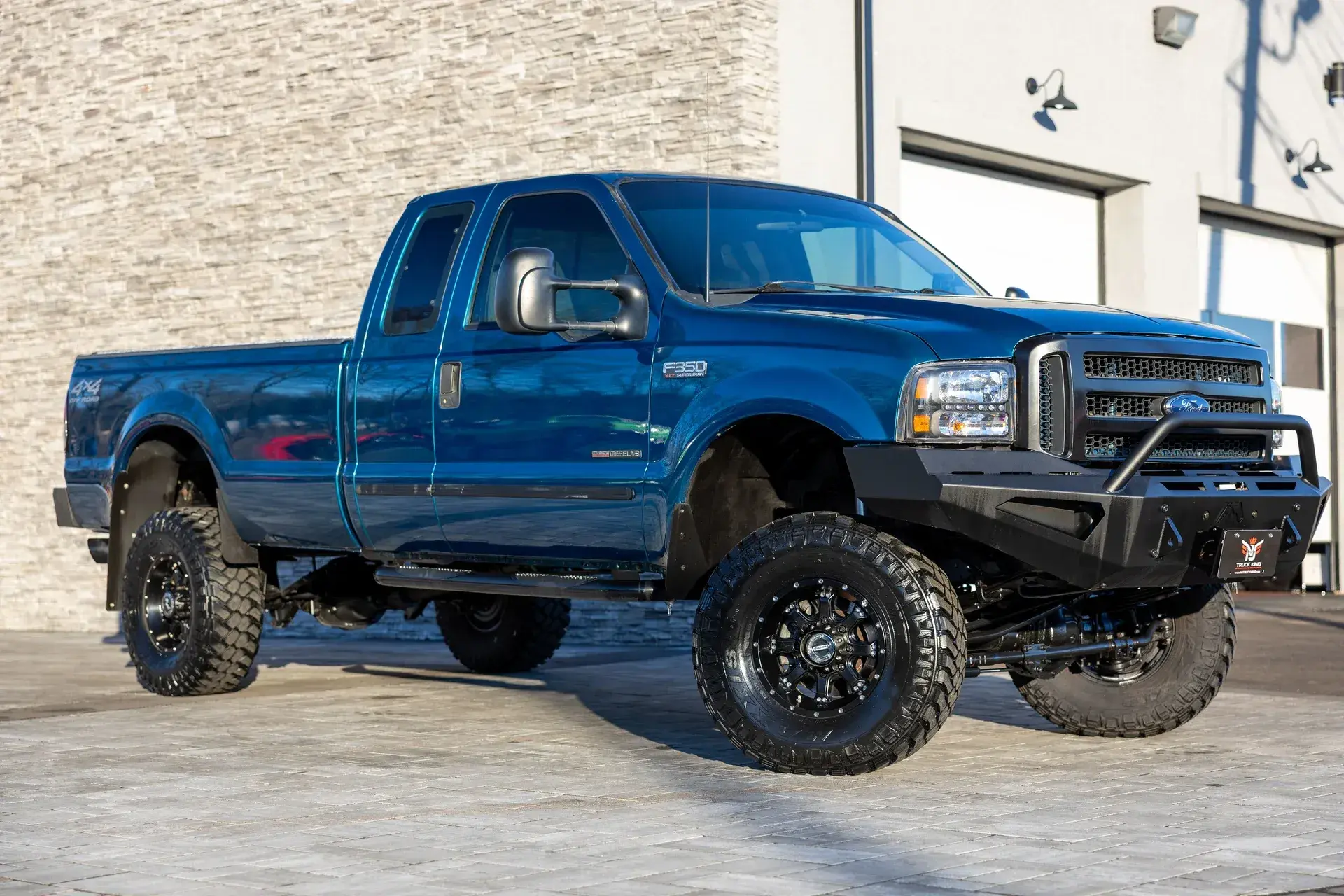 2000 Ford F-350 XLT - 2