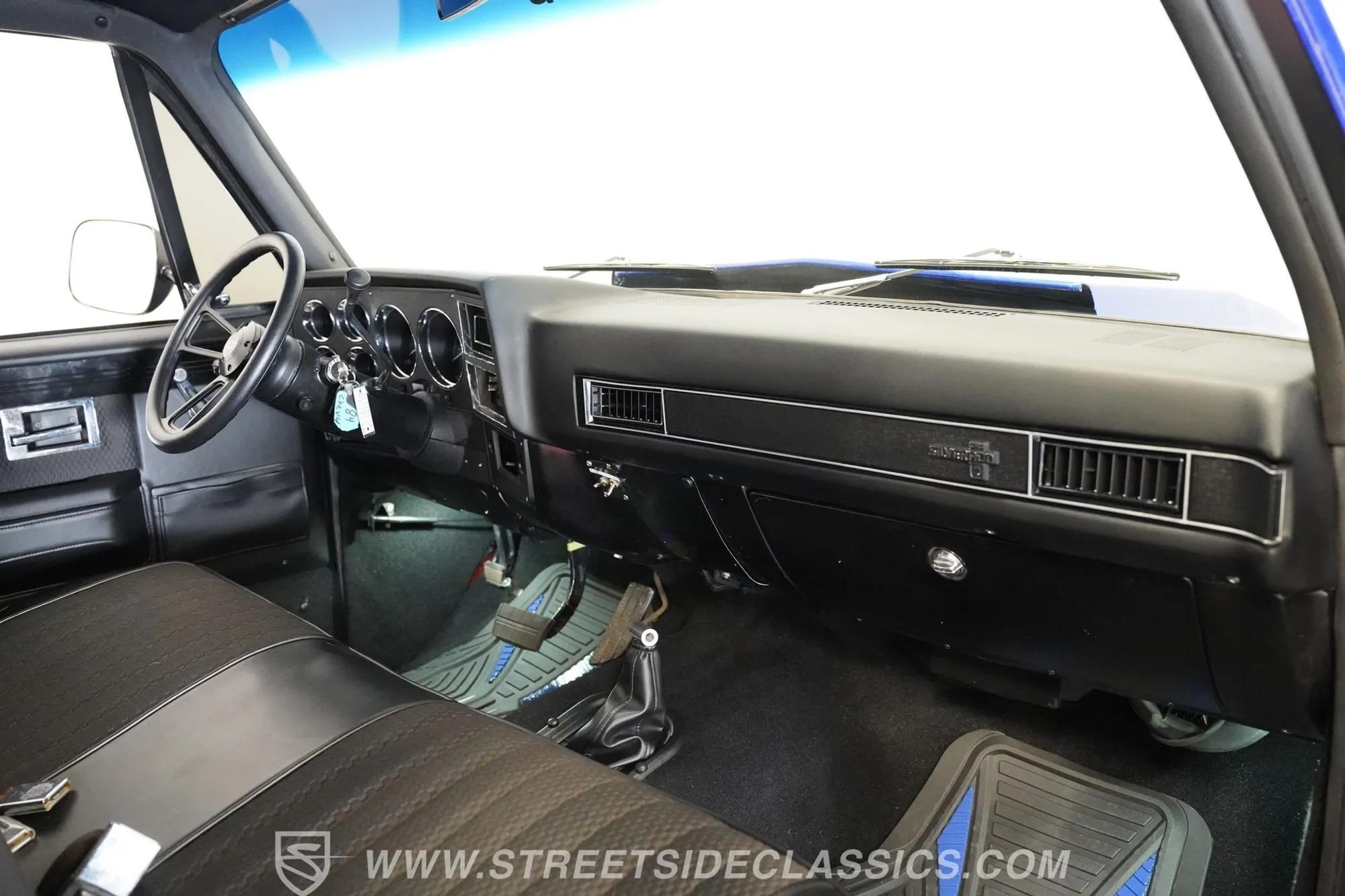 1984 Chevrolet K30 Silverado 4×4 3+3 CREW