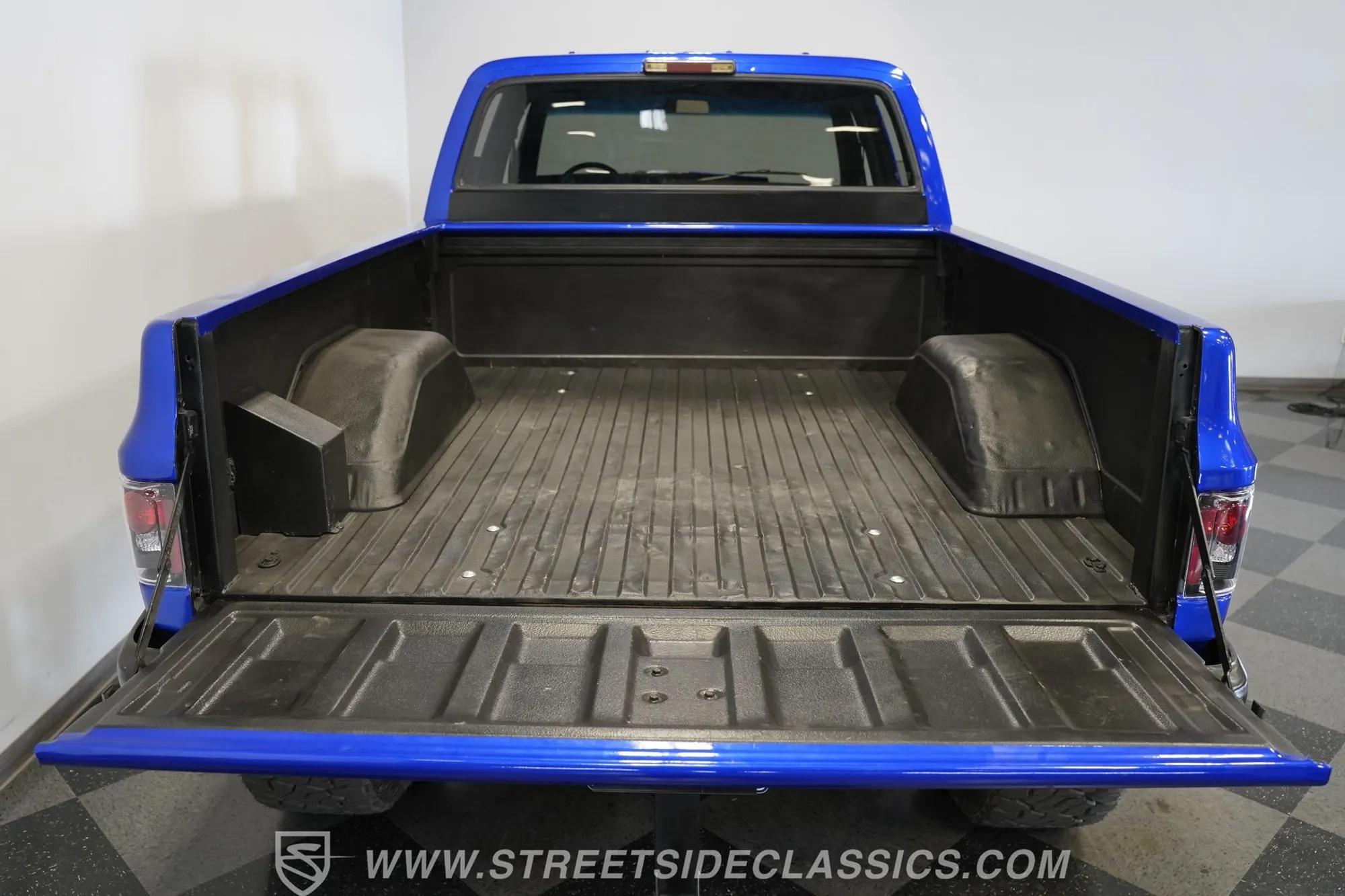 1984 Chevrolet K30 Silverado 4×4 3+3 CREW