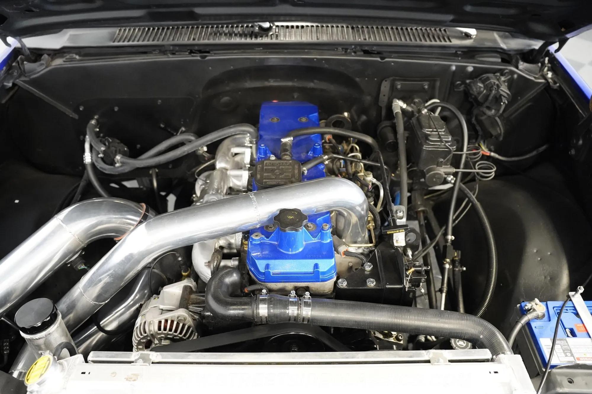 1984 Chevrolet K30 Silverado 4×4 3+3 CREW