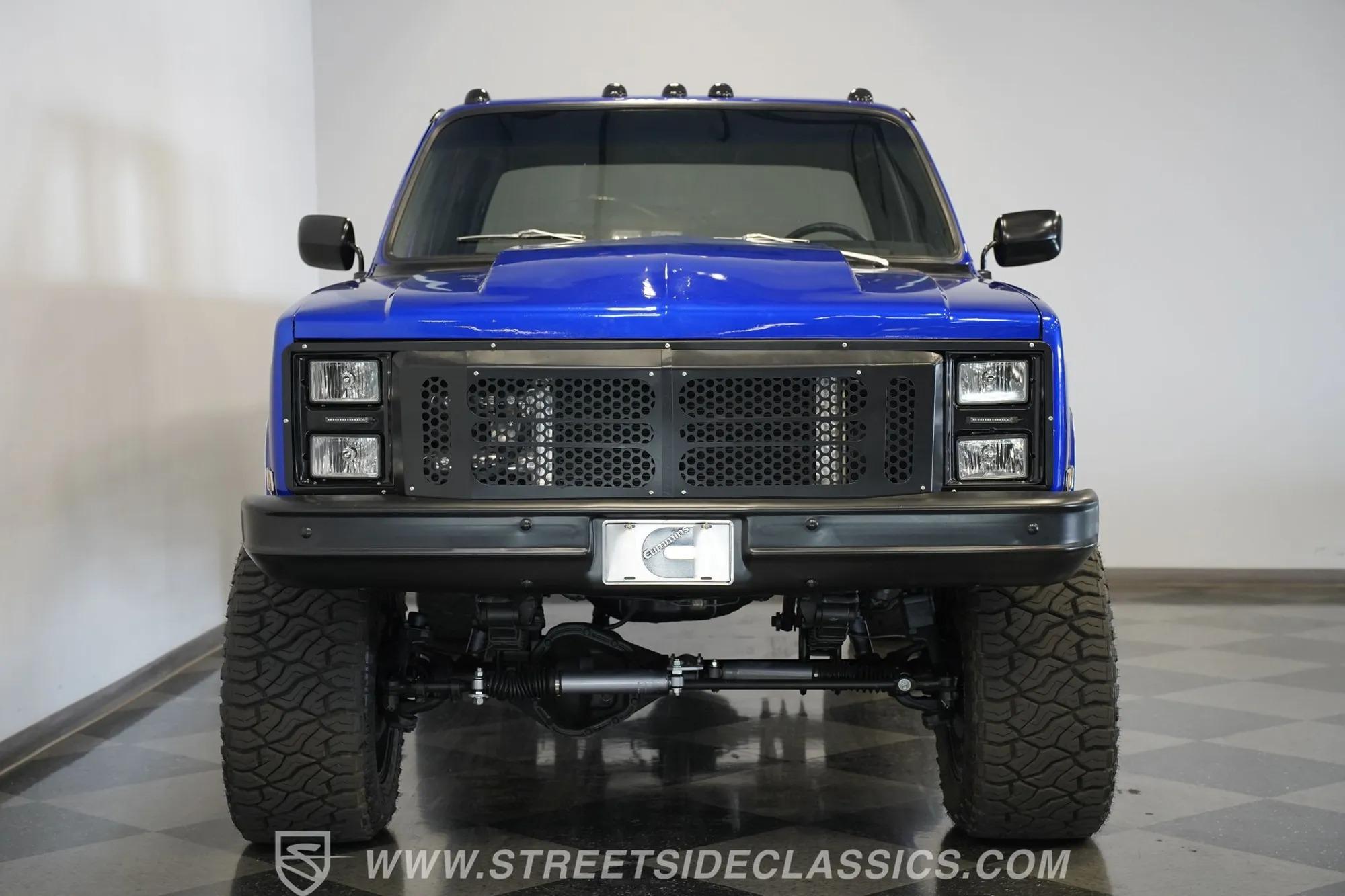 1984 Chevrolet K30 Silverado 4×4 3+3 CREW