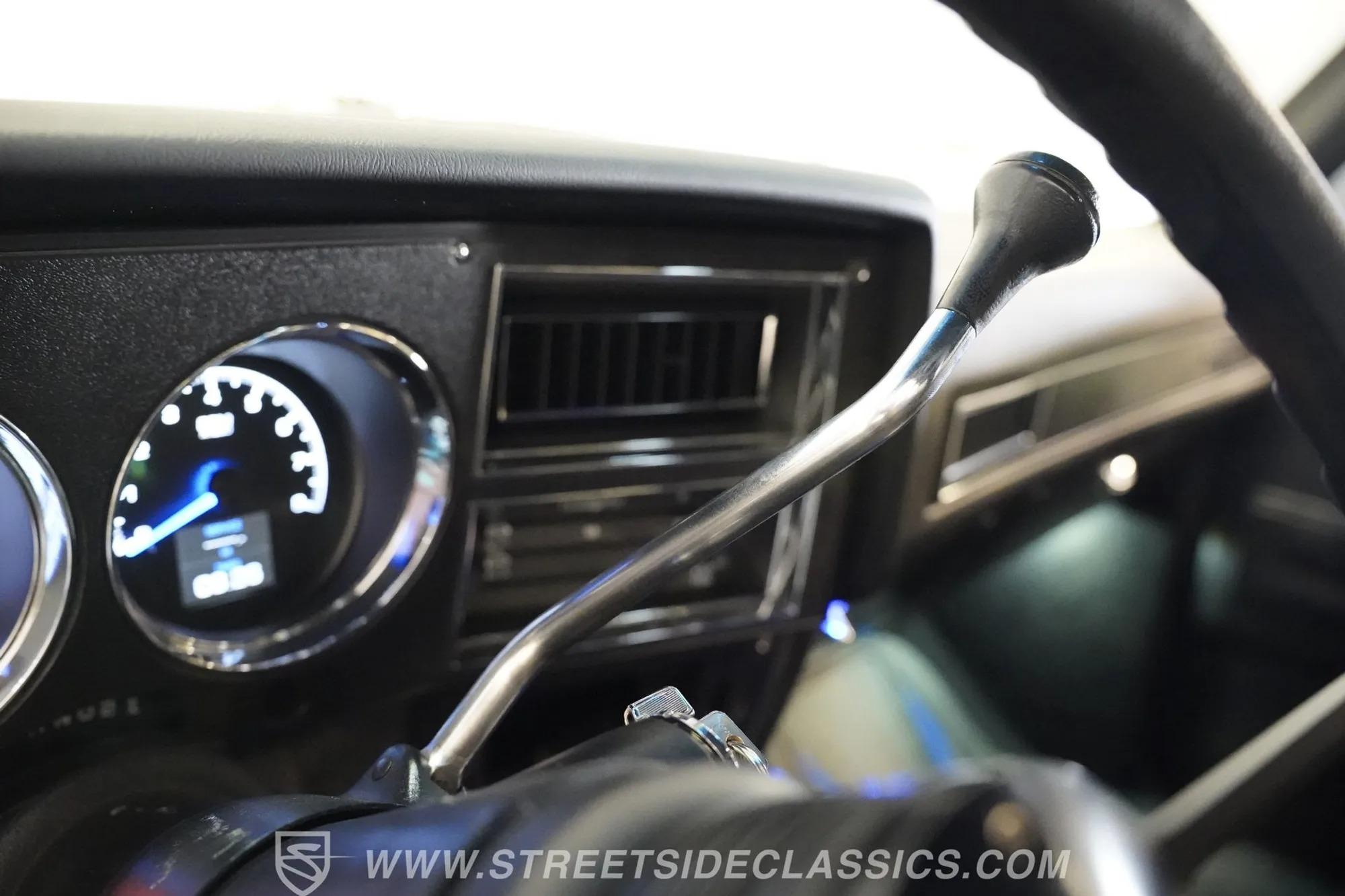 1984 Chevrolet K30 Silverado 4×4 3+3 CREW