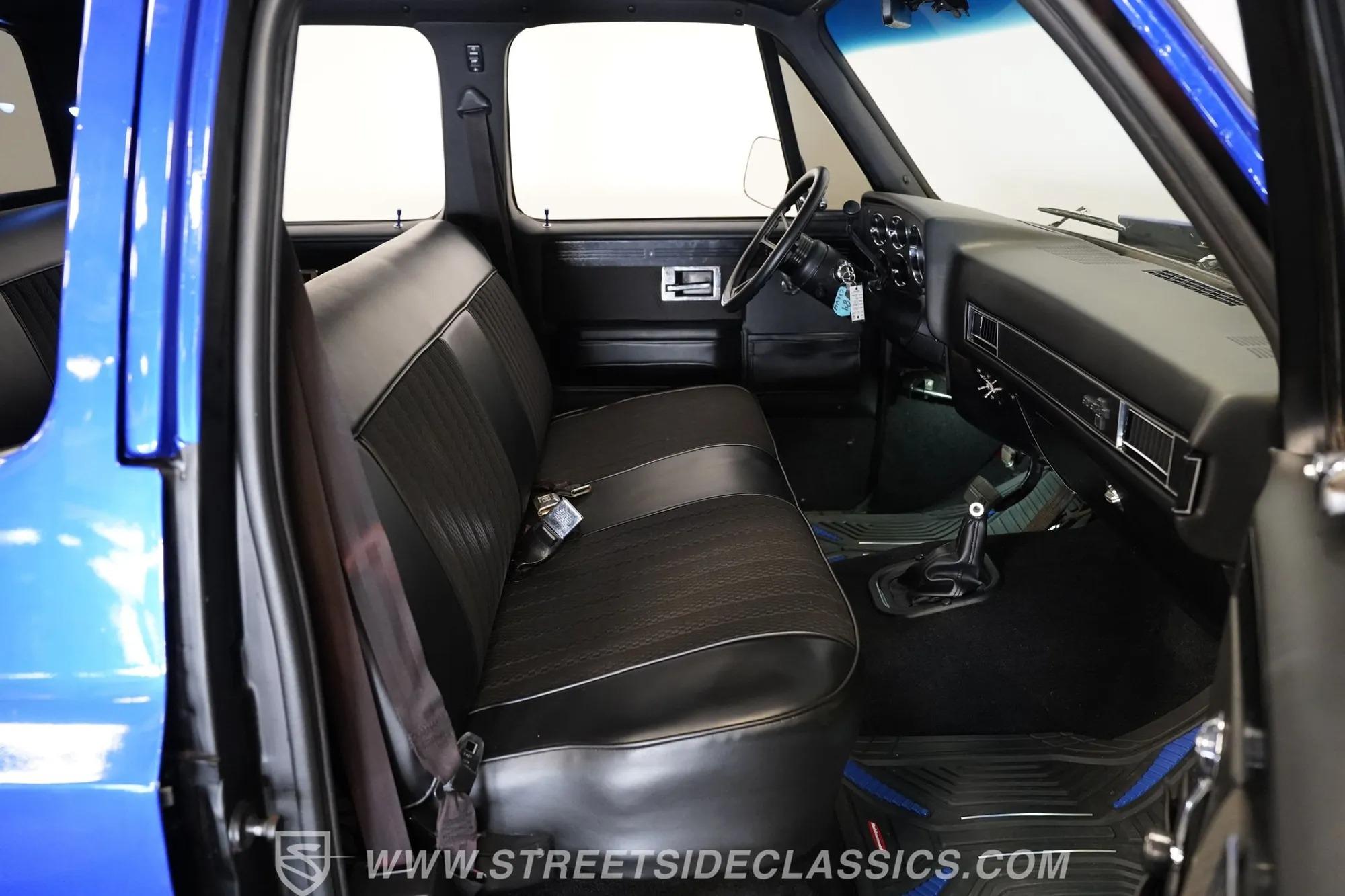 1984 Chevrolet K30 Silverado 4×4 3+3 CREW