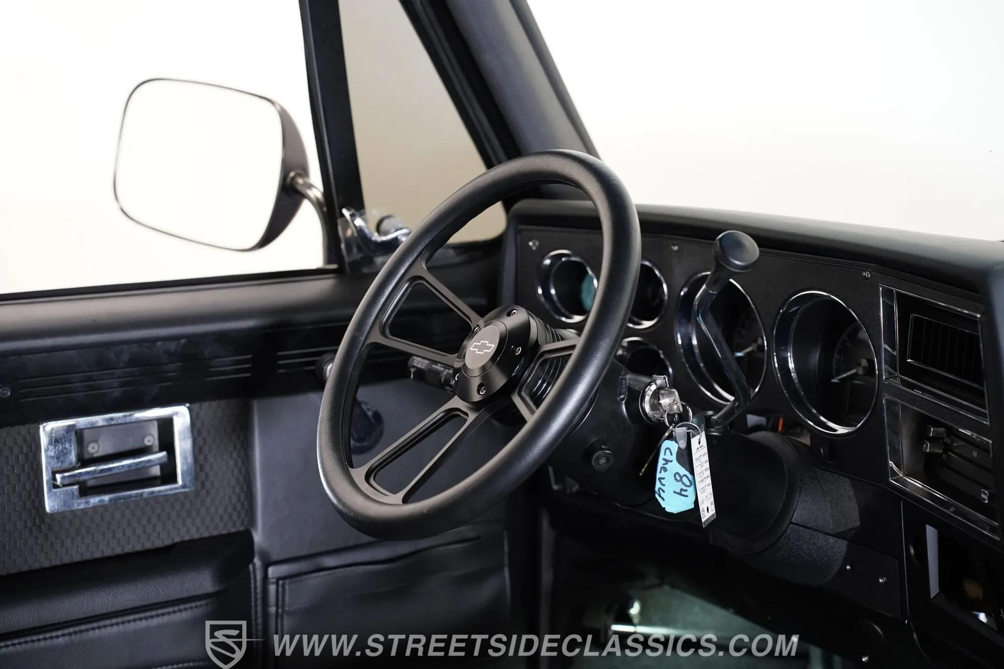 1984 Chevrolet K30 Silverado 4×4 3+3 CREW