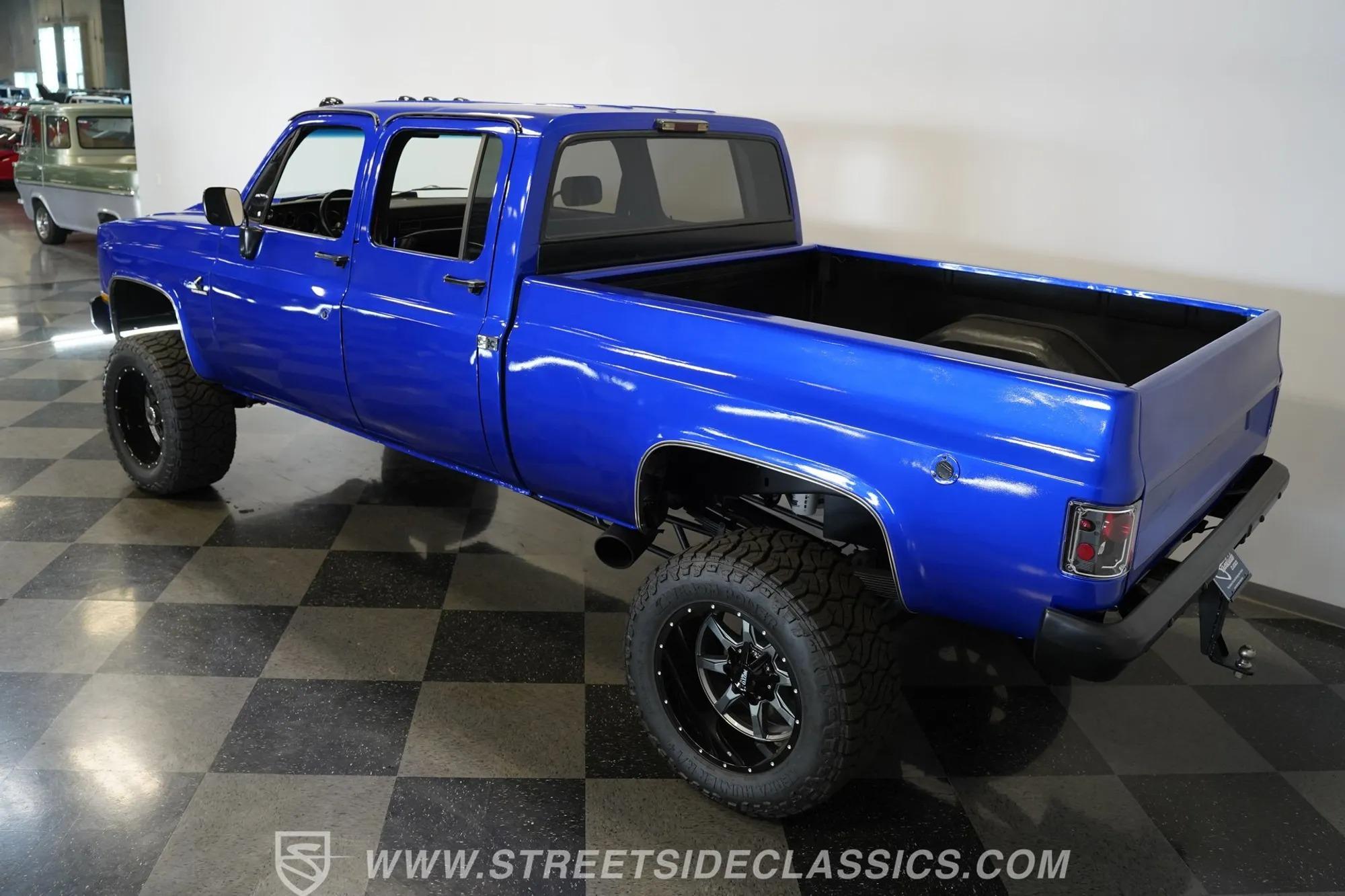 1984 Chevrolet K30 Silverado 4×4 3+3 CREW - 4