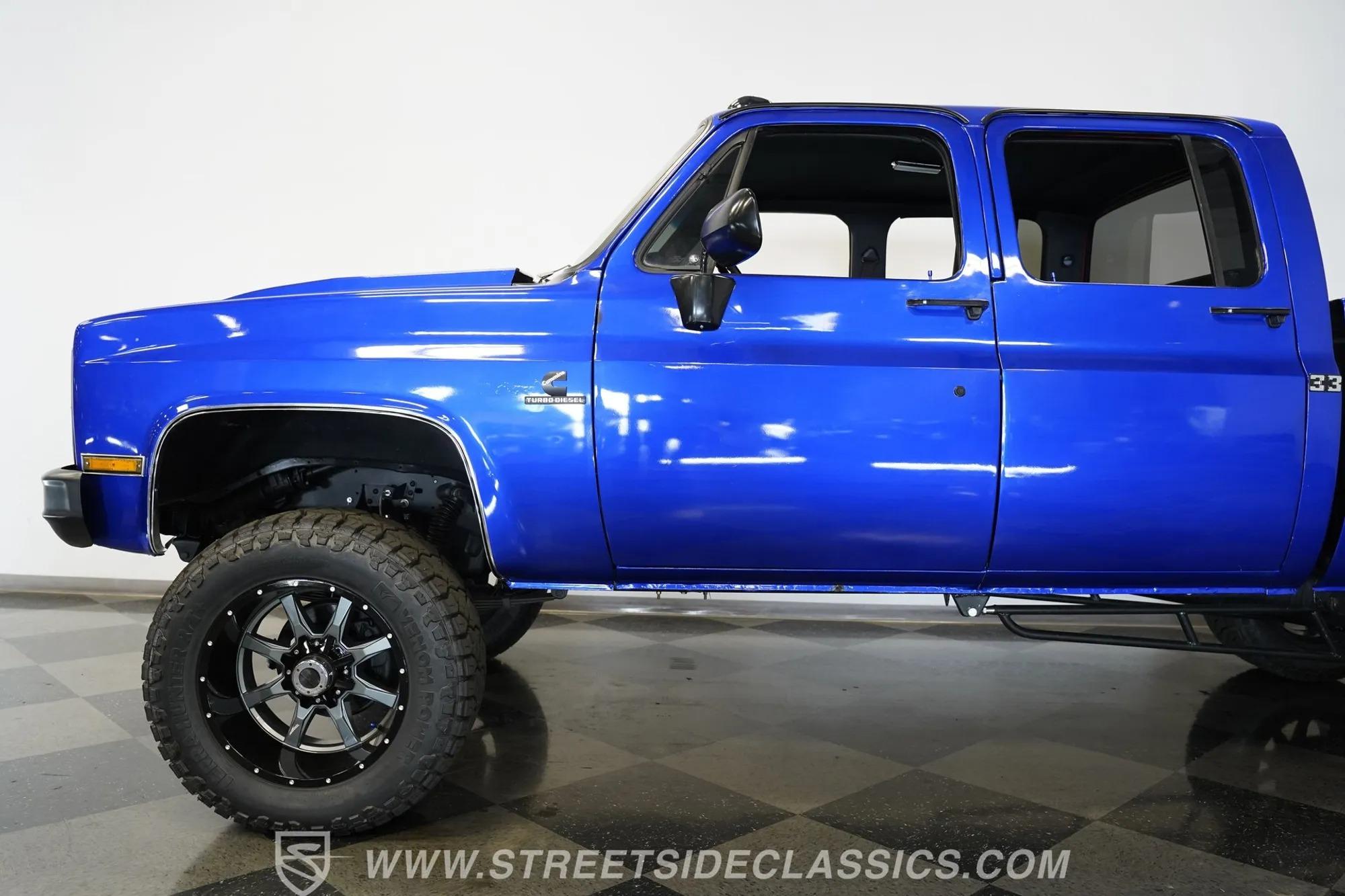 1984 Chevrolet K30 Silverado 4×4 3+3 CREW