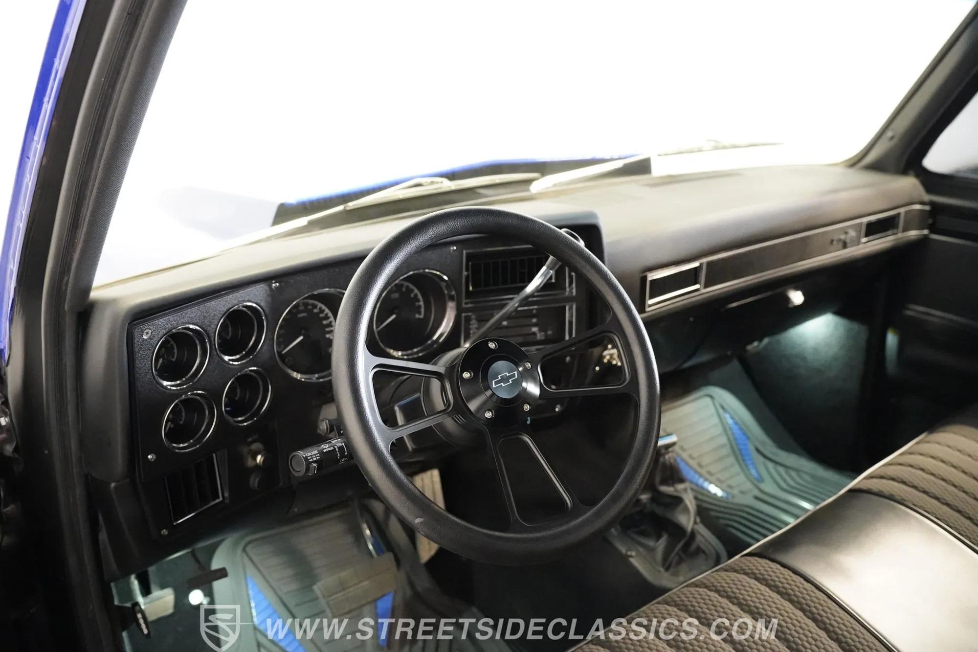 1984 Chevrolet K30 Silverado 4×4 3+3 CREW