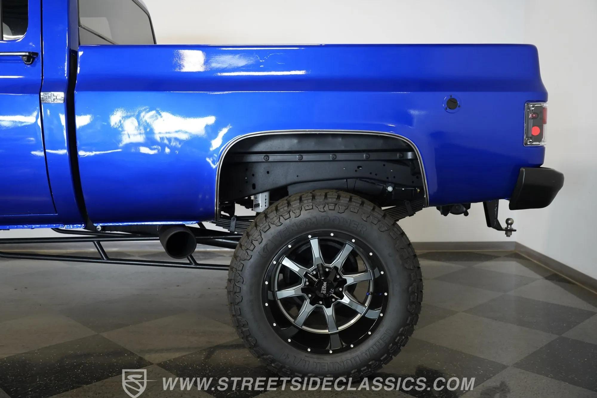 1984 Chevrolet K30 Silverado 4×4 3+3 CREW