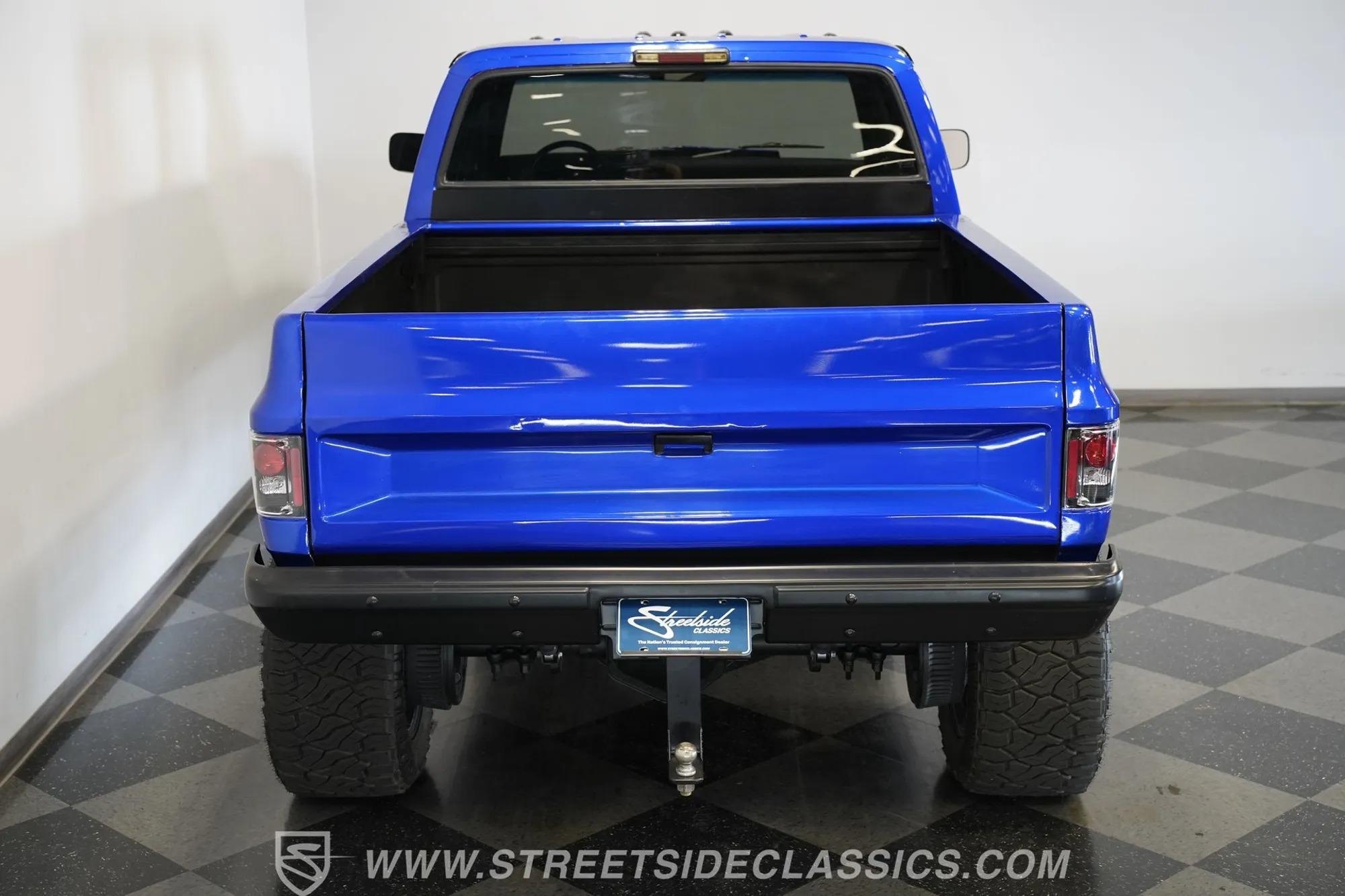 1984 Chevrolet K30 Silverado 4×4 3+3 CREW