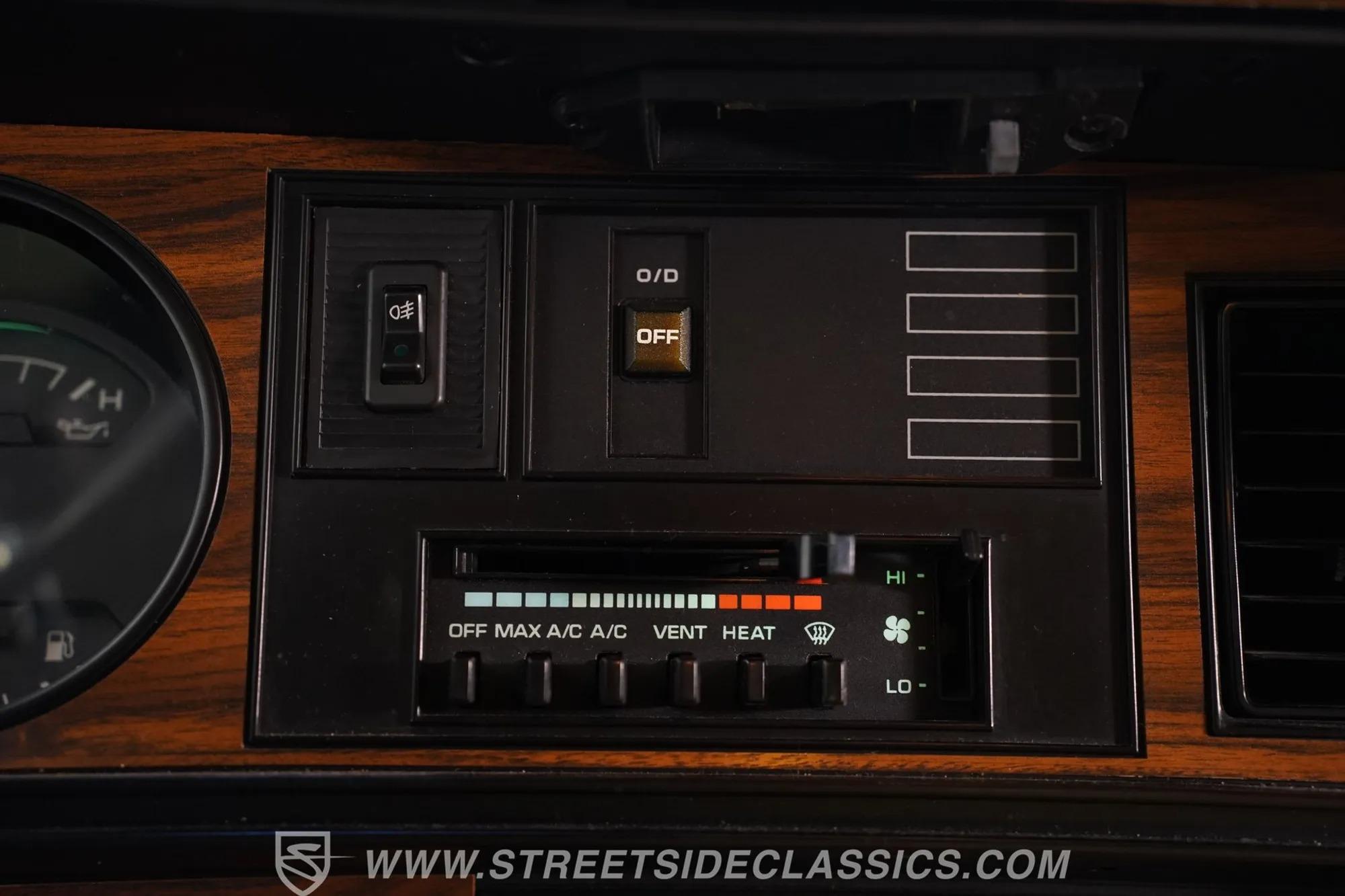 1991 Dodge Ramcharger LE