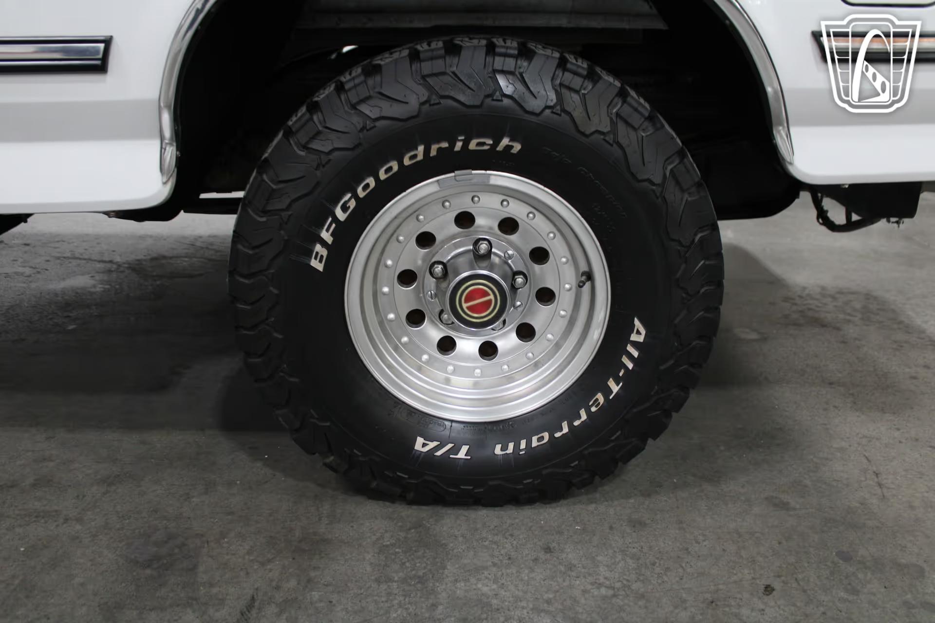 1992 Ford Bronco XLT