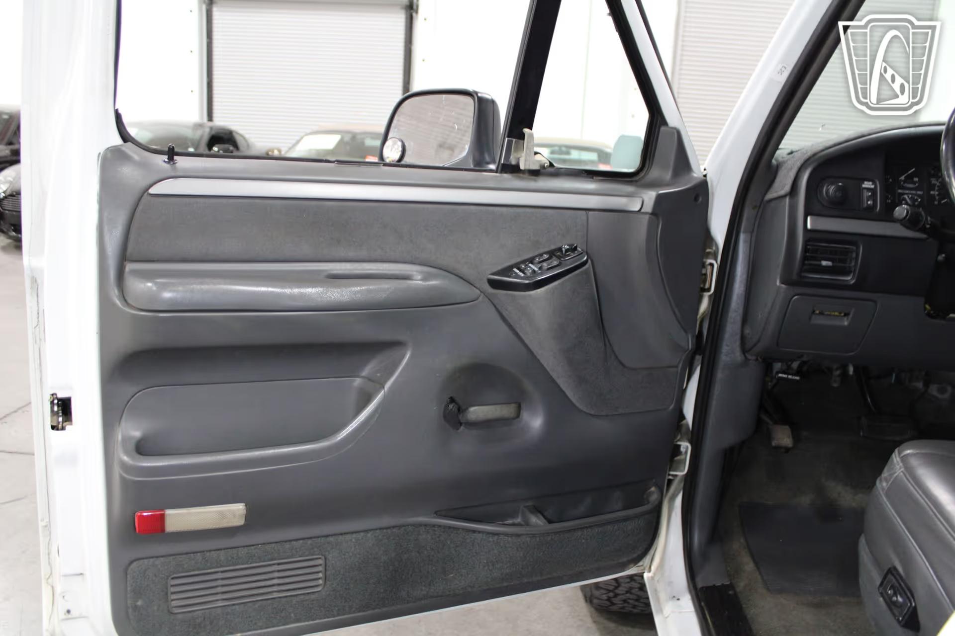 1992 Ford Bronco XLT