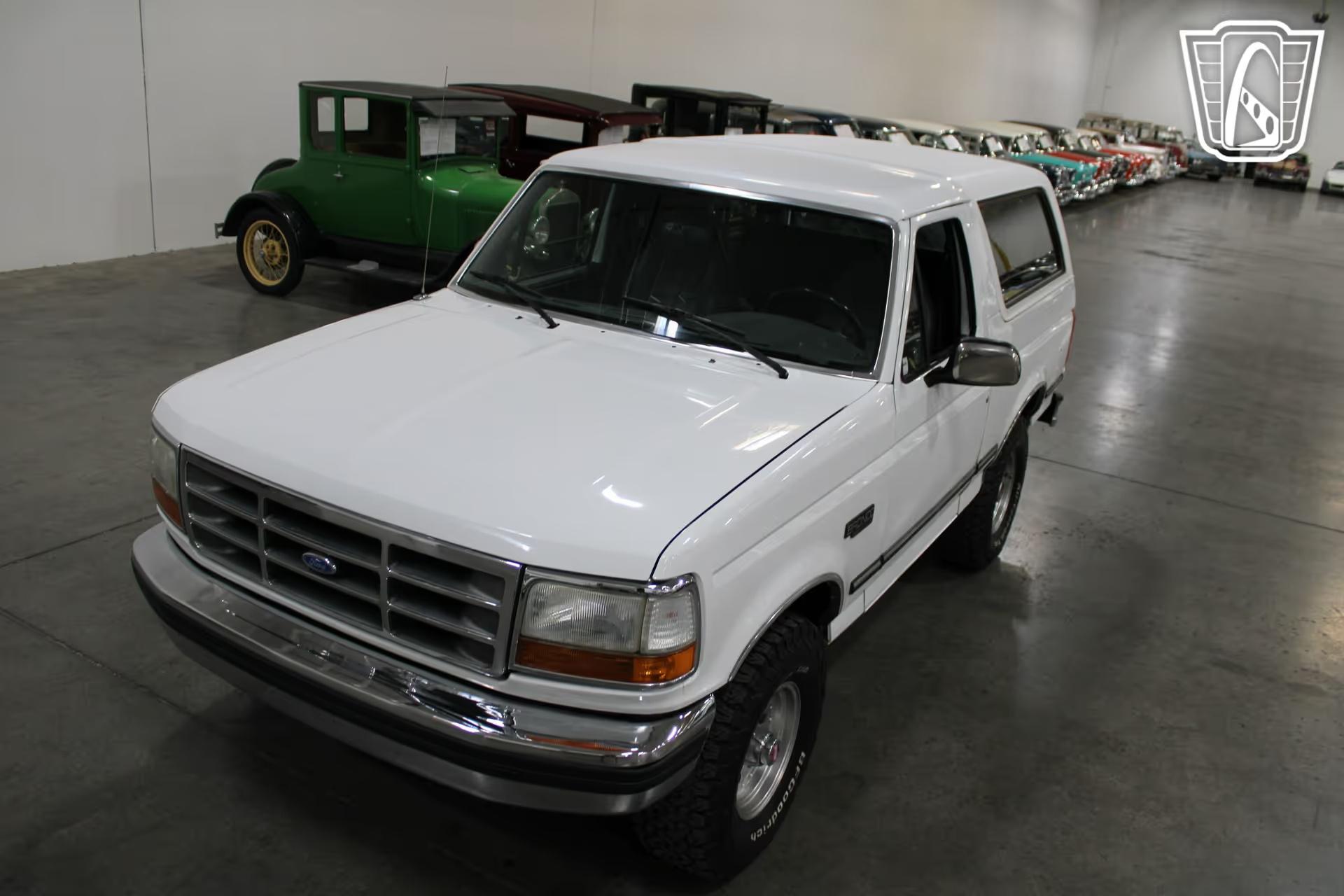 1992 Ford Bronco XLT - 3